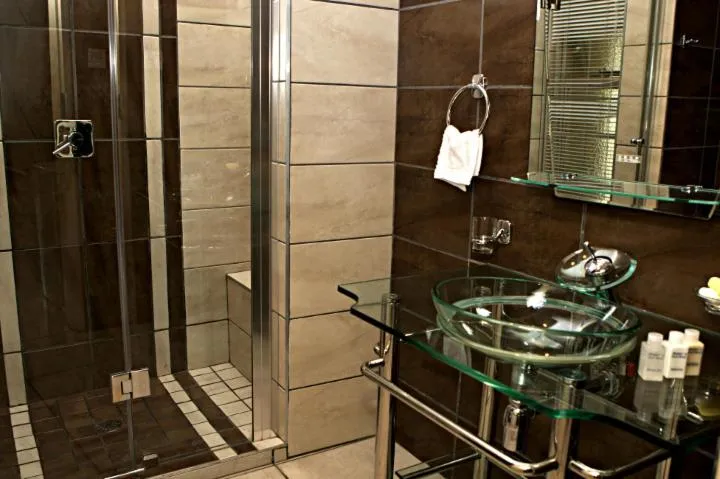 Luxury Family Room - single occupancy in Goodey's Guesthouse