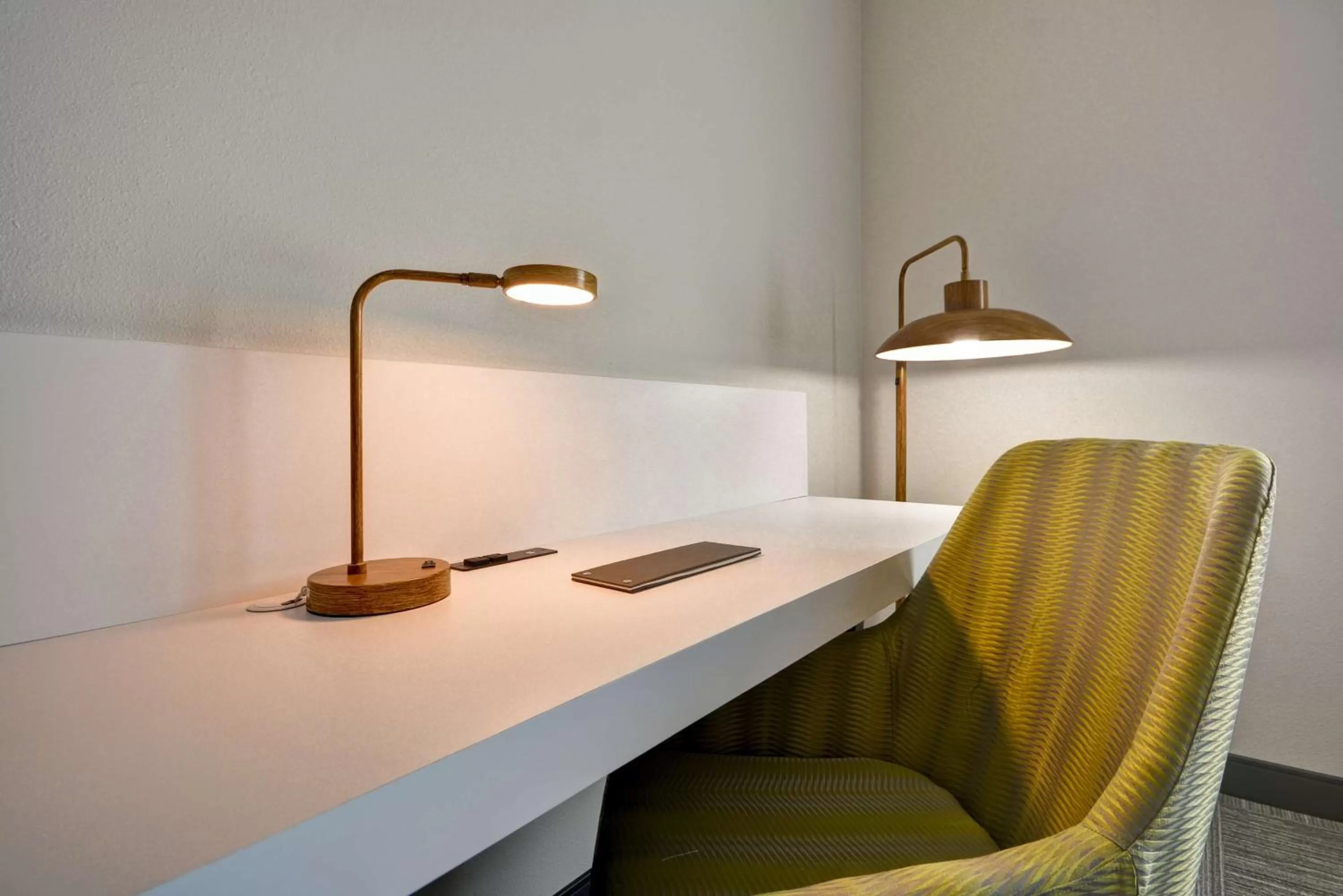 King Room with Tub - Mobility and Hearing Access in Hilton Garden Inn Tulsa-Broken Arrow, OK