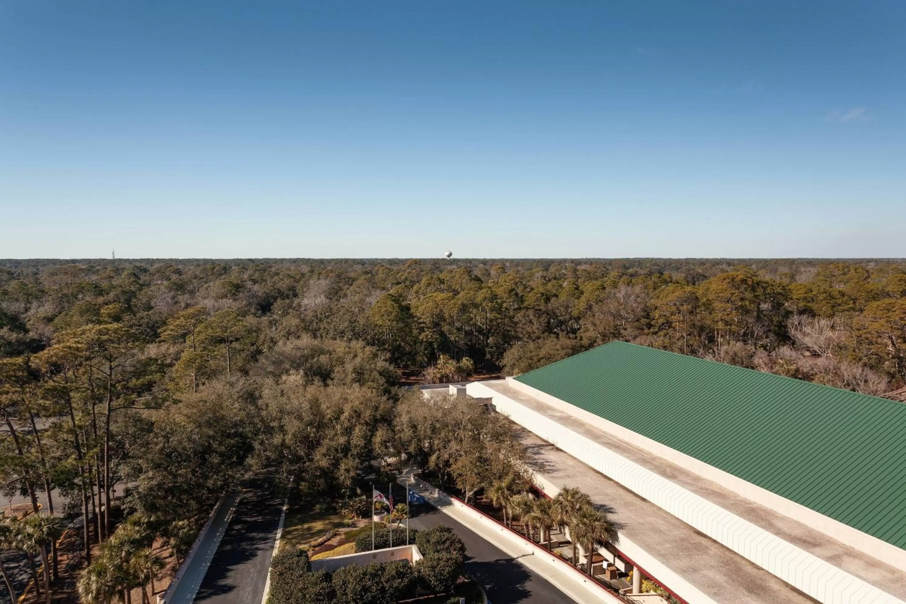 Guest room, 1 King, Resort view, Balcony in Marriott Hilton Head Resort & Spa