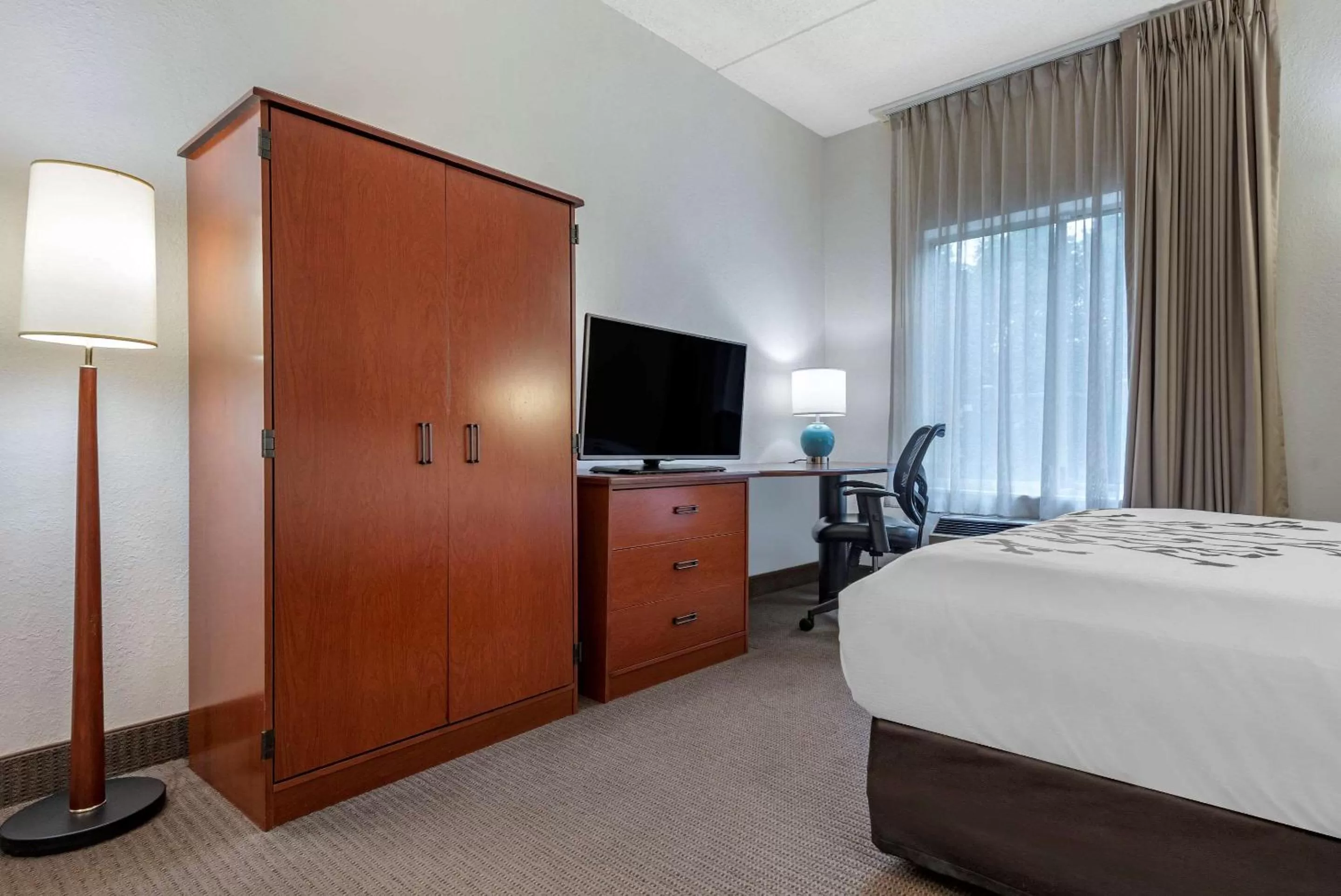 Standard King Room in Sleep Inn Amherst - Buffalo North near University