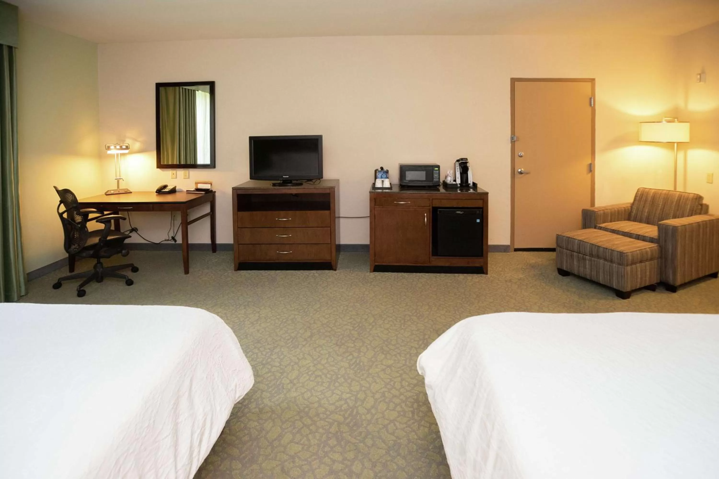 Queen Room with Two Queen Beds and Accessible Tub - Mobility Access in Hilton Garden Inn Covington/Mandeville