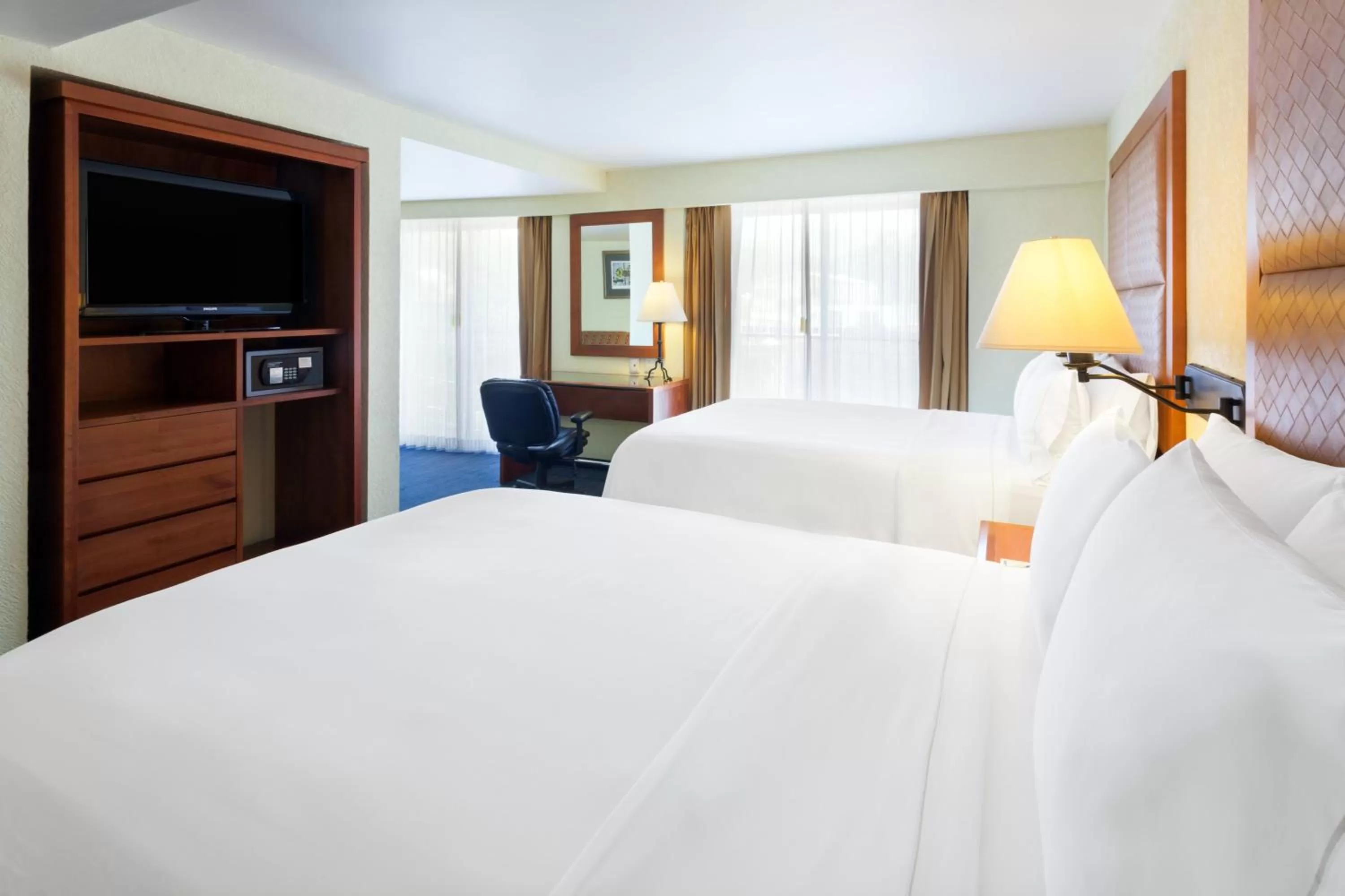 Standard Queen Room with Two Queen Beds and Extra Floor Space in Holiday Inn Express Oaxaca - Centro Historico by IHG