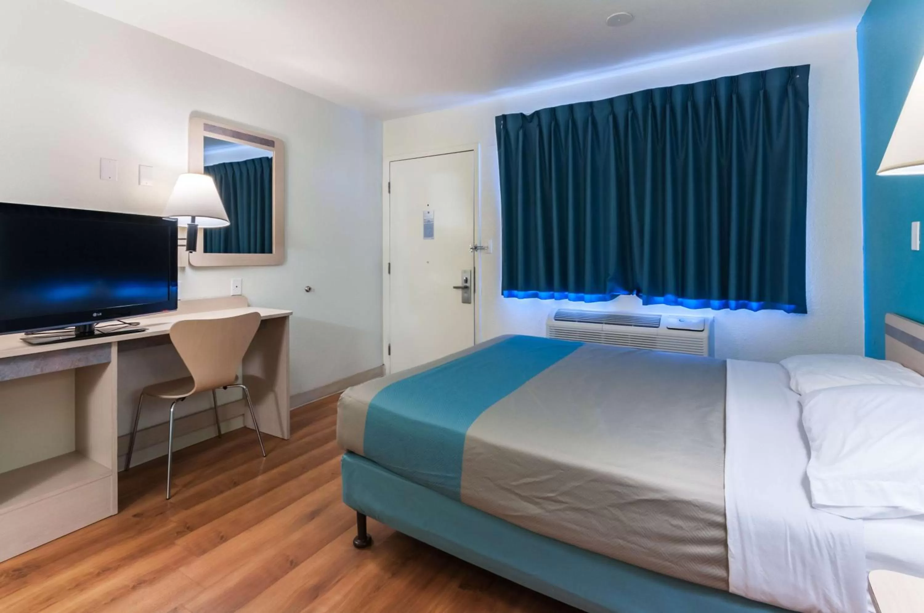 Deluxe Queen Room - Smoking in Motel 6-Green River, UT