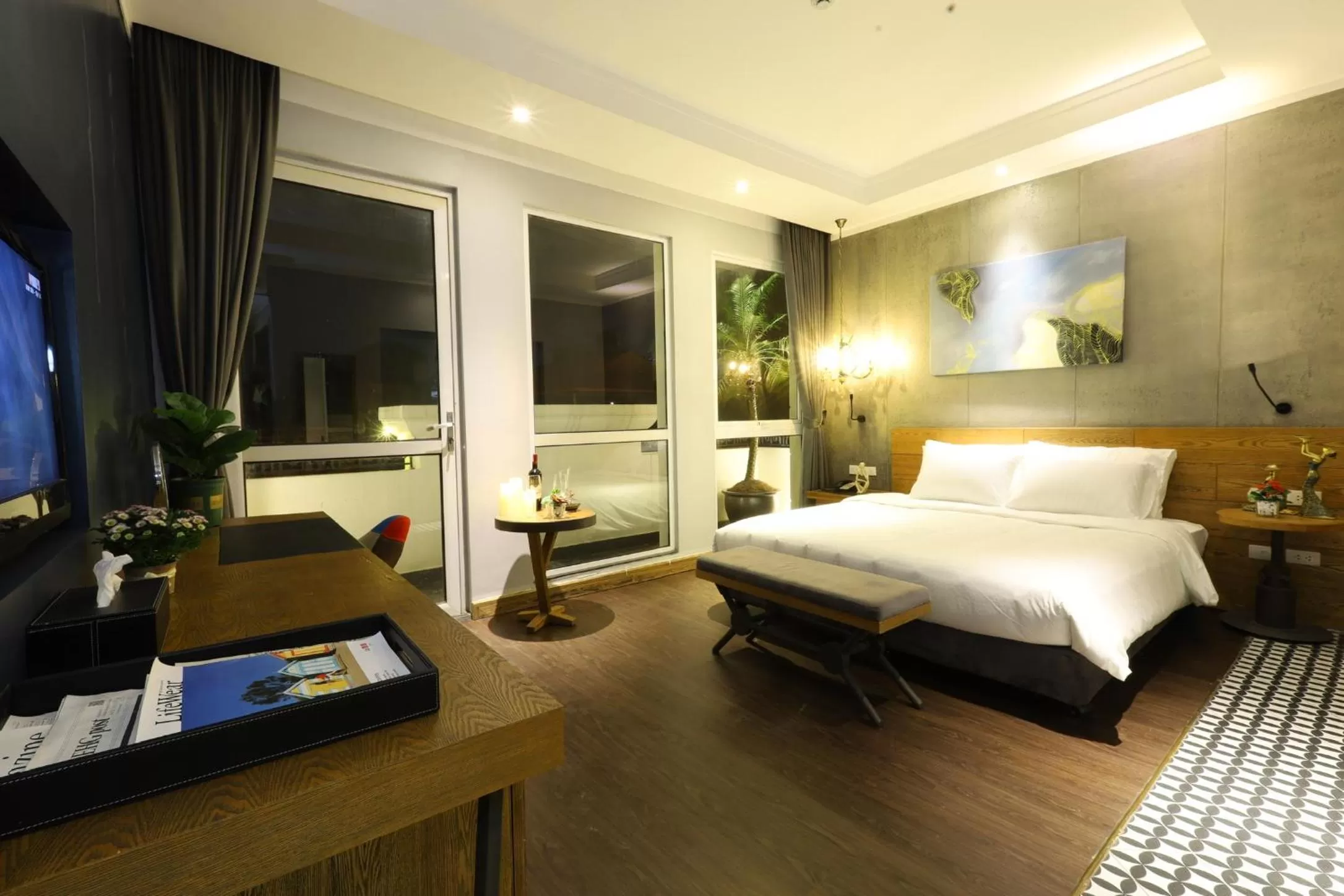 Junior Suite with Balcony in HaNoi Calido Hotel