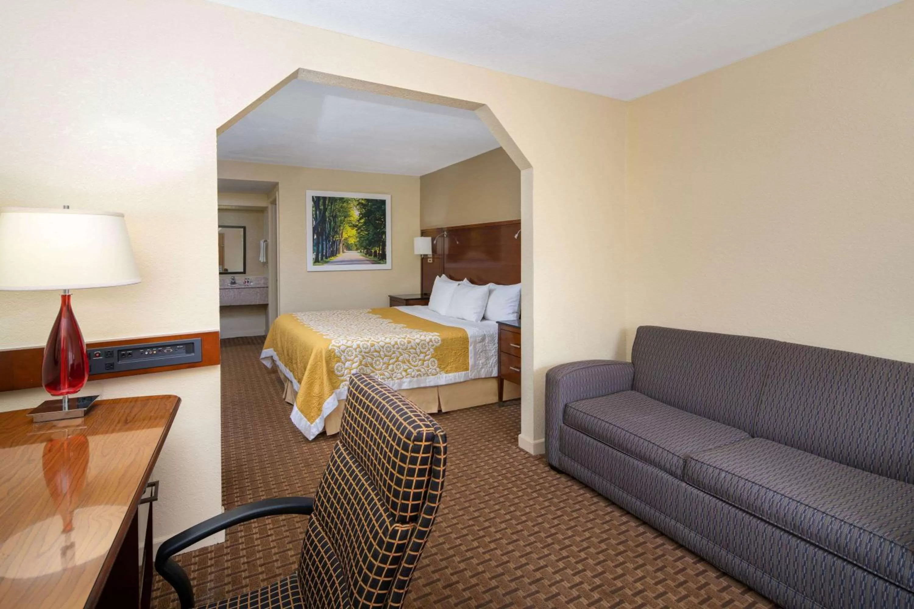 King Suite -  Non-Smoking in Days Inn by Wyndham Thomaston