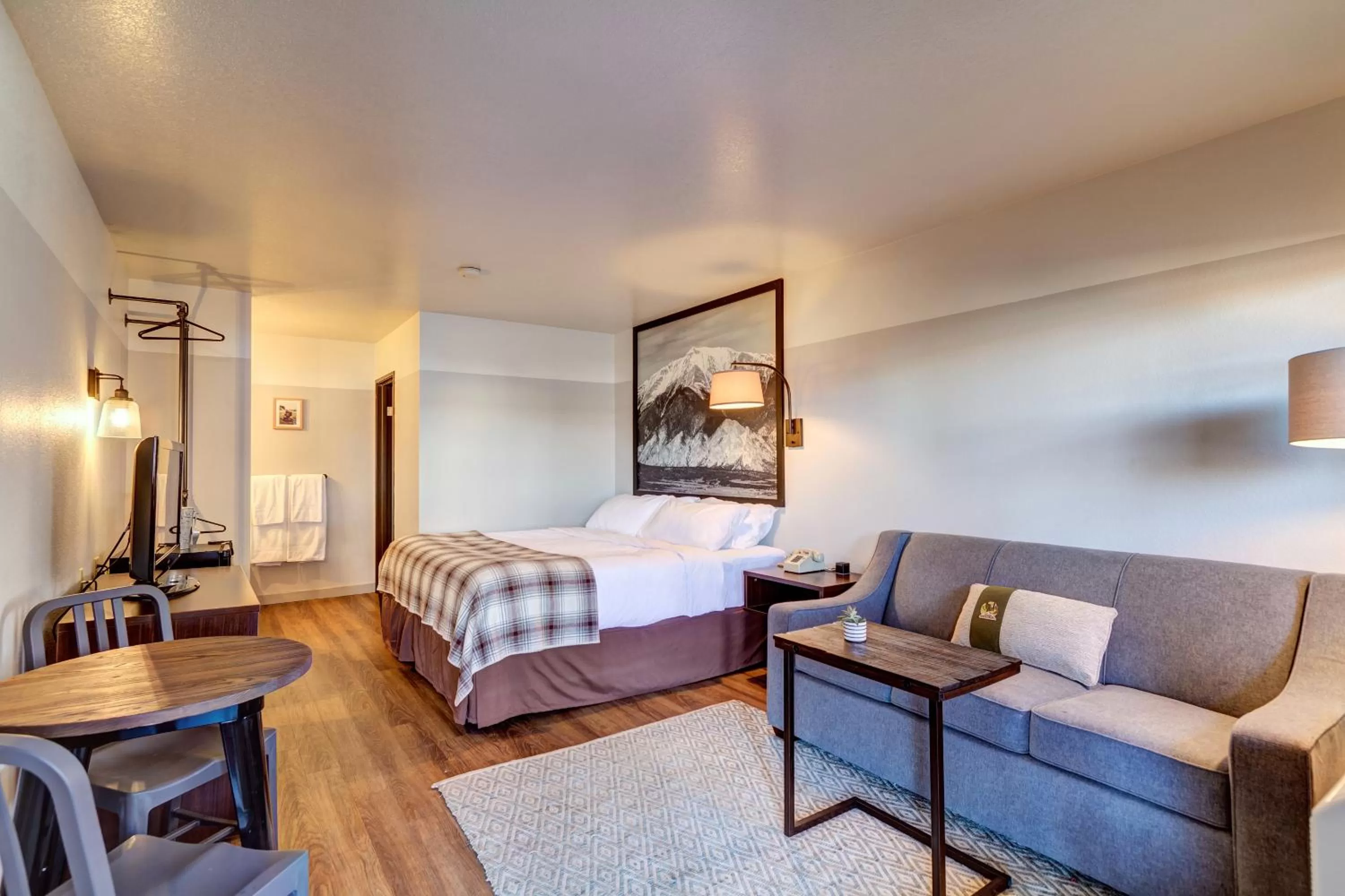 Salida King in Loyal Duke Lodge