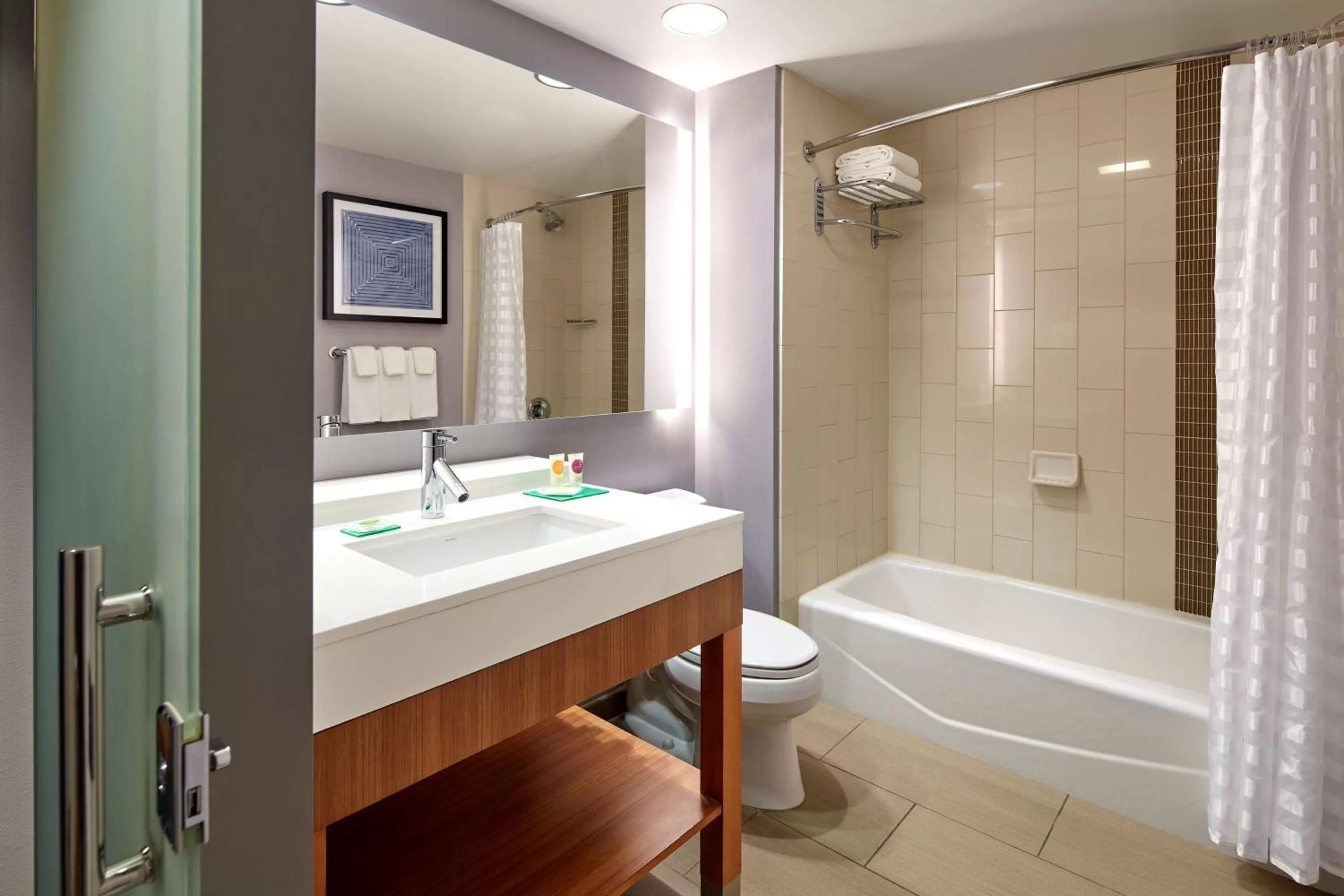 Queen Room with Two Queen Beds and Sofa Bed - High Floor in Hyatt Place Los Angeles / LAX / El Segundo