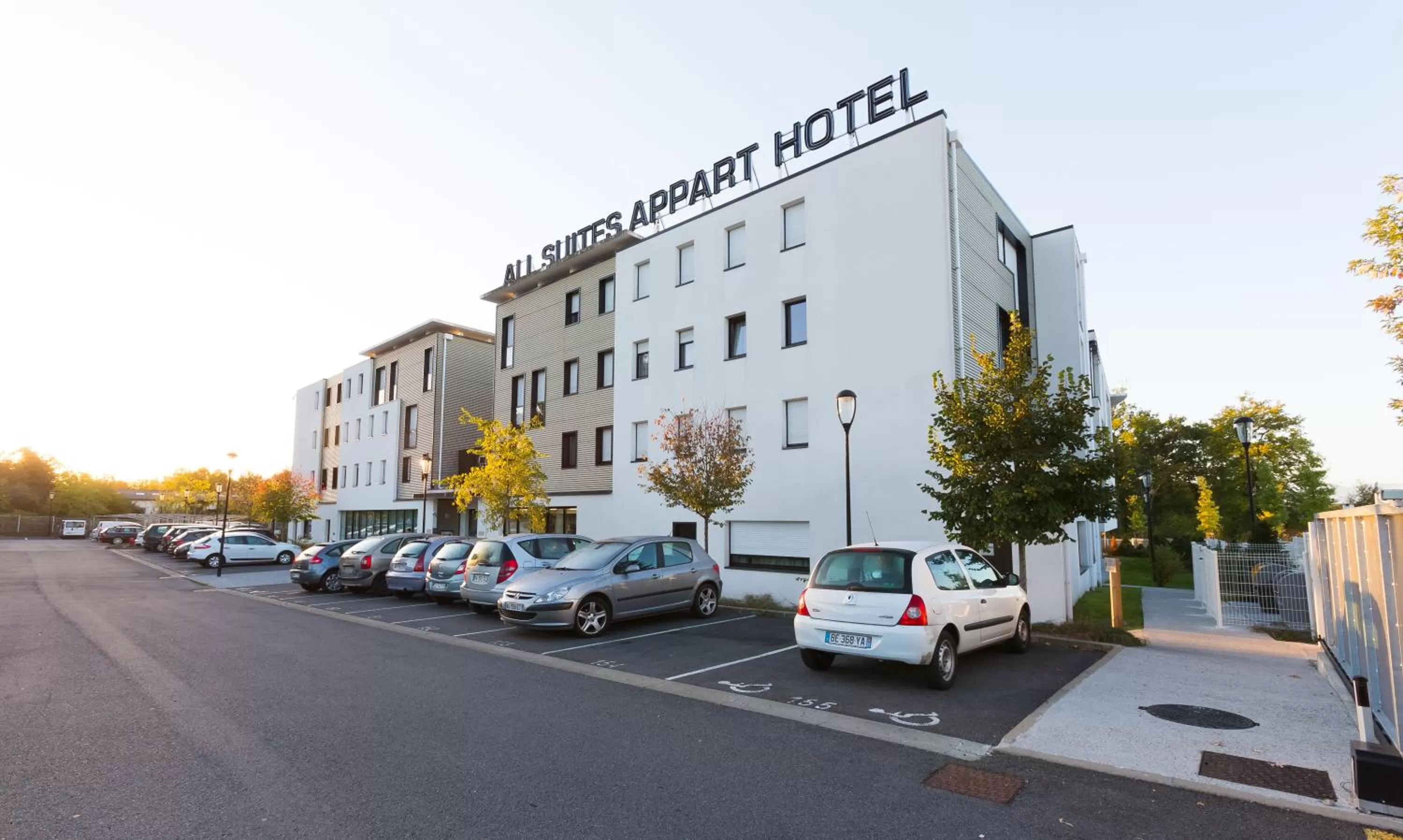 Facade/entrance in All Suites Appart Hôtel - Pau - Zénith