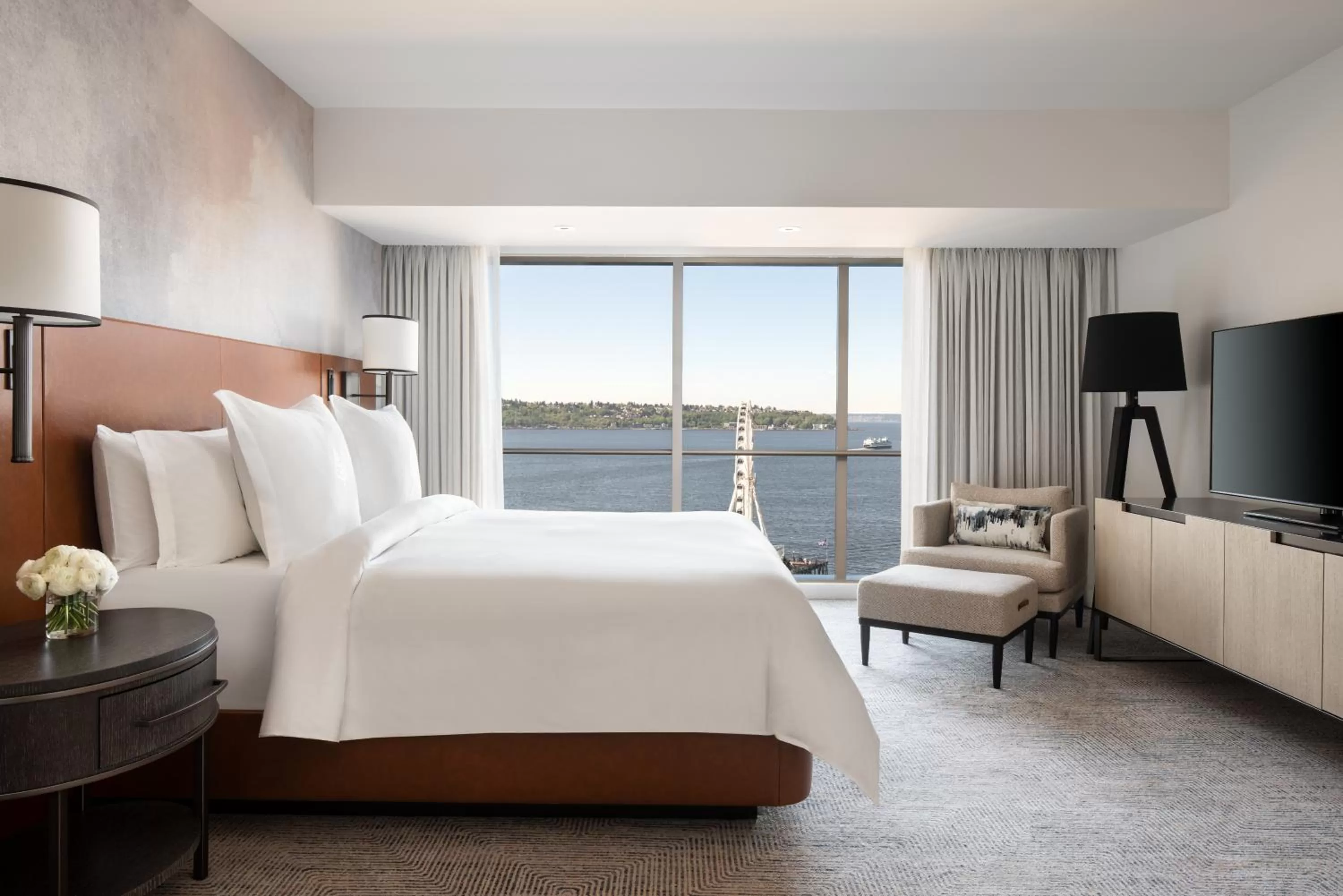 Deluxe Elliott Bay Suite in Four Seasons Hotel Seattle