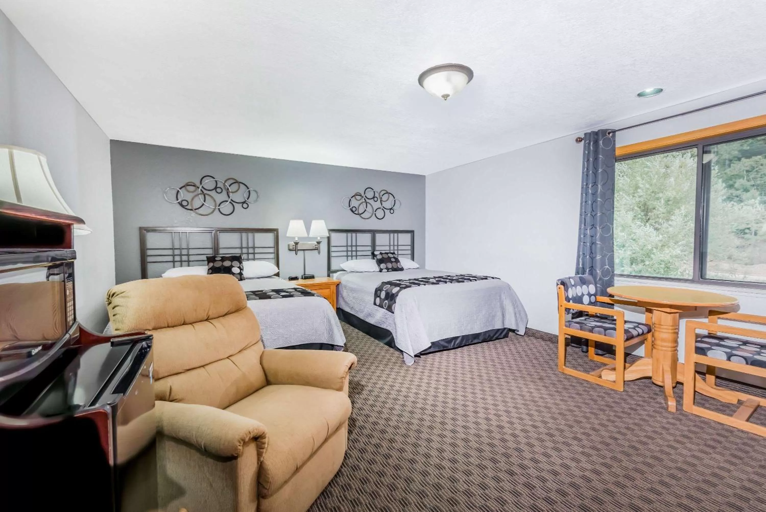 Two-Bedroom Suite with Two Queen Beds - Non-Smoking in Super 8 by Wyndham Deadwood Black Hills Area
