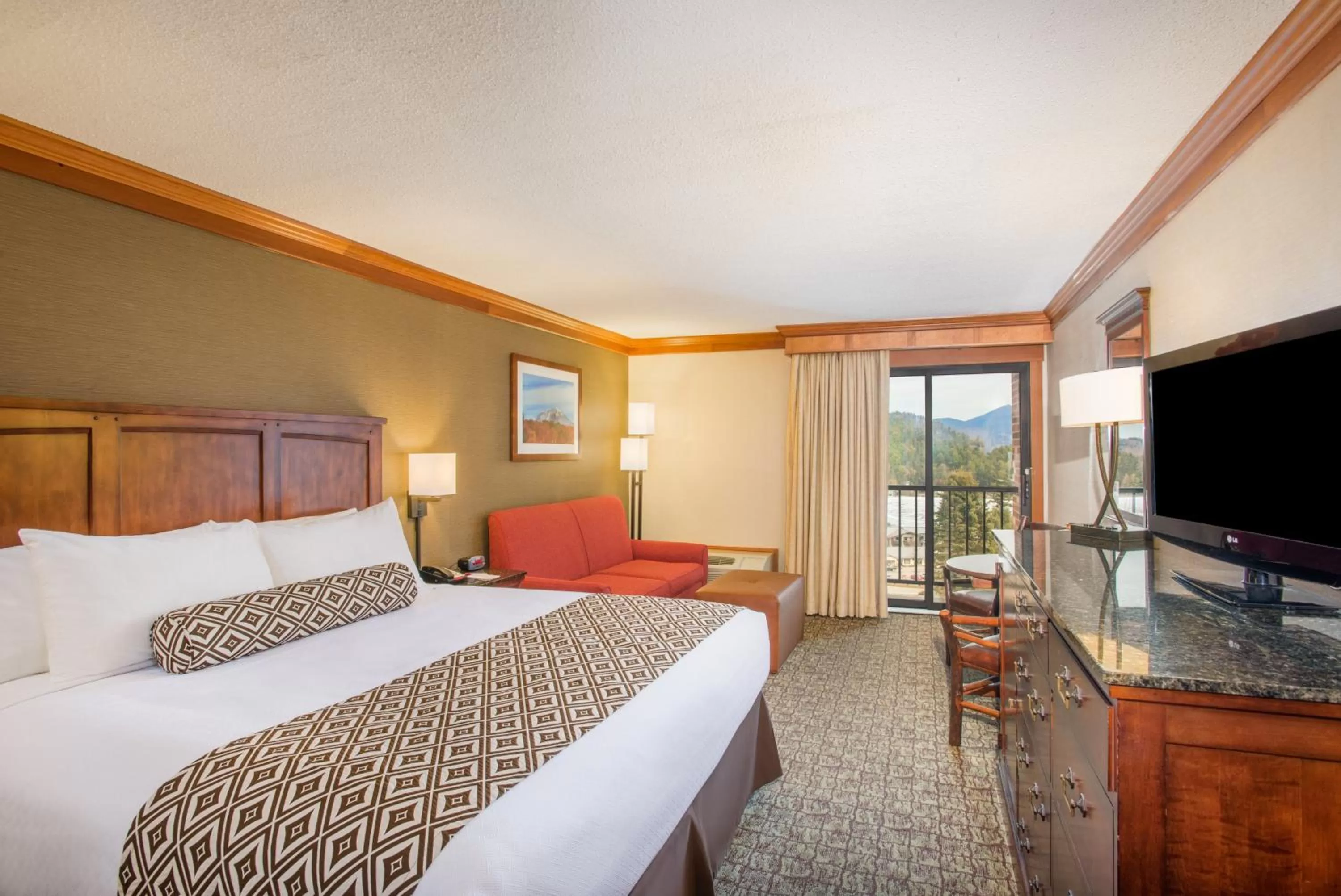 King Location Room - Non-Smoking in Crowne Plaza Lake Placid by IHG
