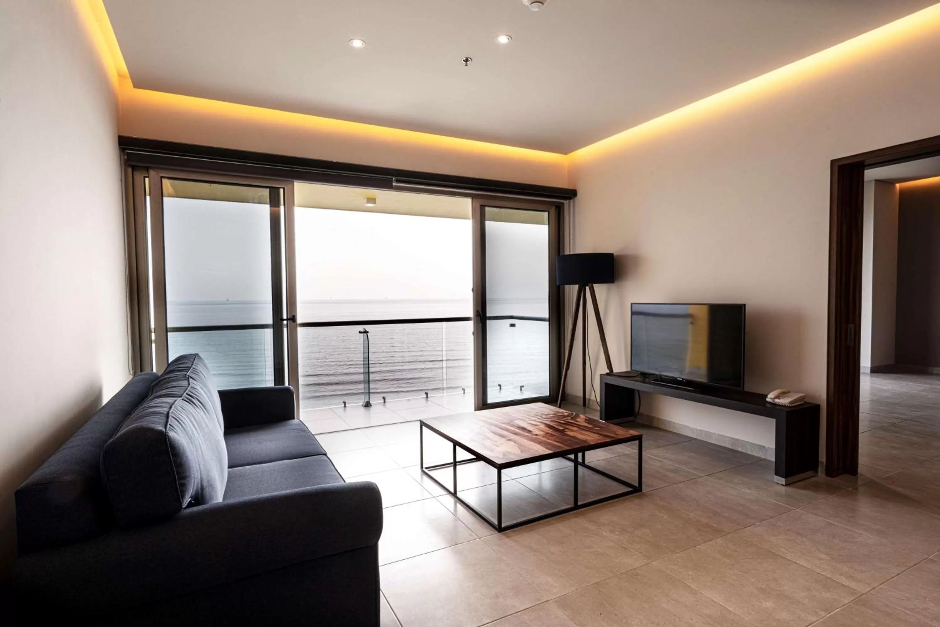 King Suite with Sofa Bed and Ocean View in Best Western Plus Riviera Veracruz