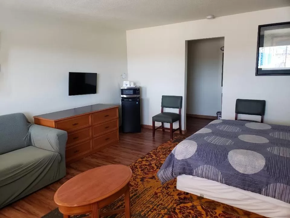 Standard Double Room in Americas Best Value Inn Greeley