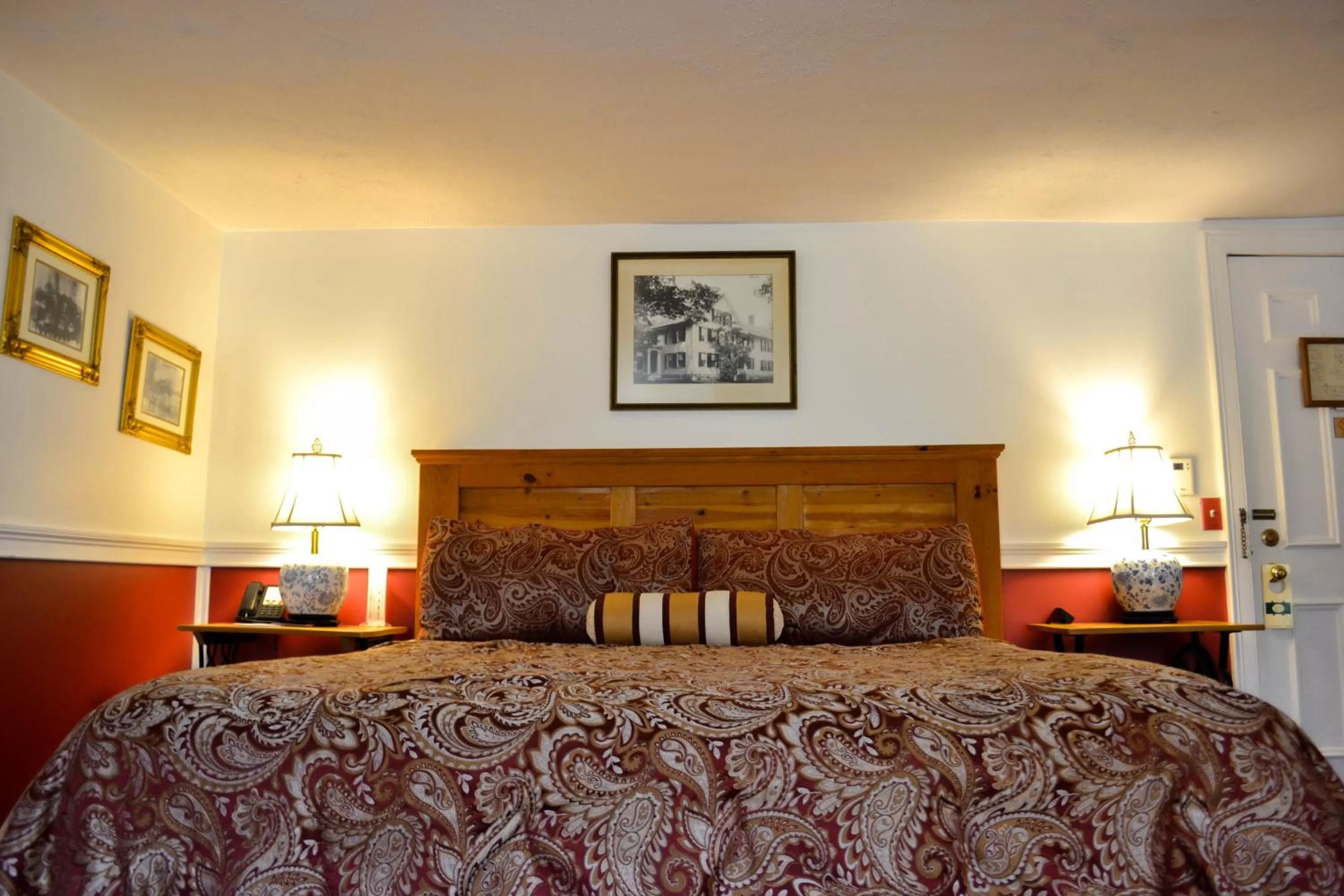 Deluxe King Room in The Quechee Inn at Marshland Farm