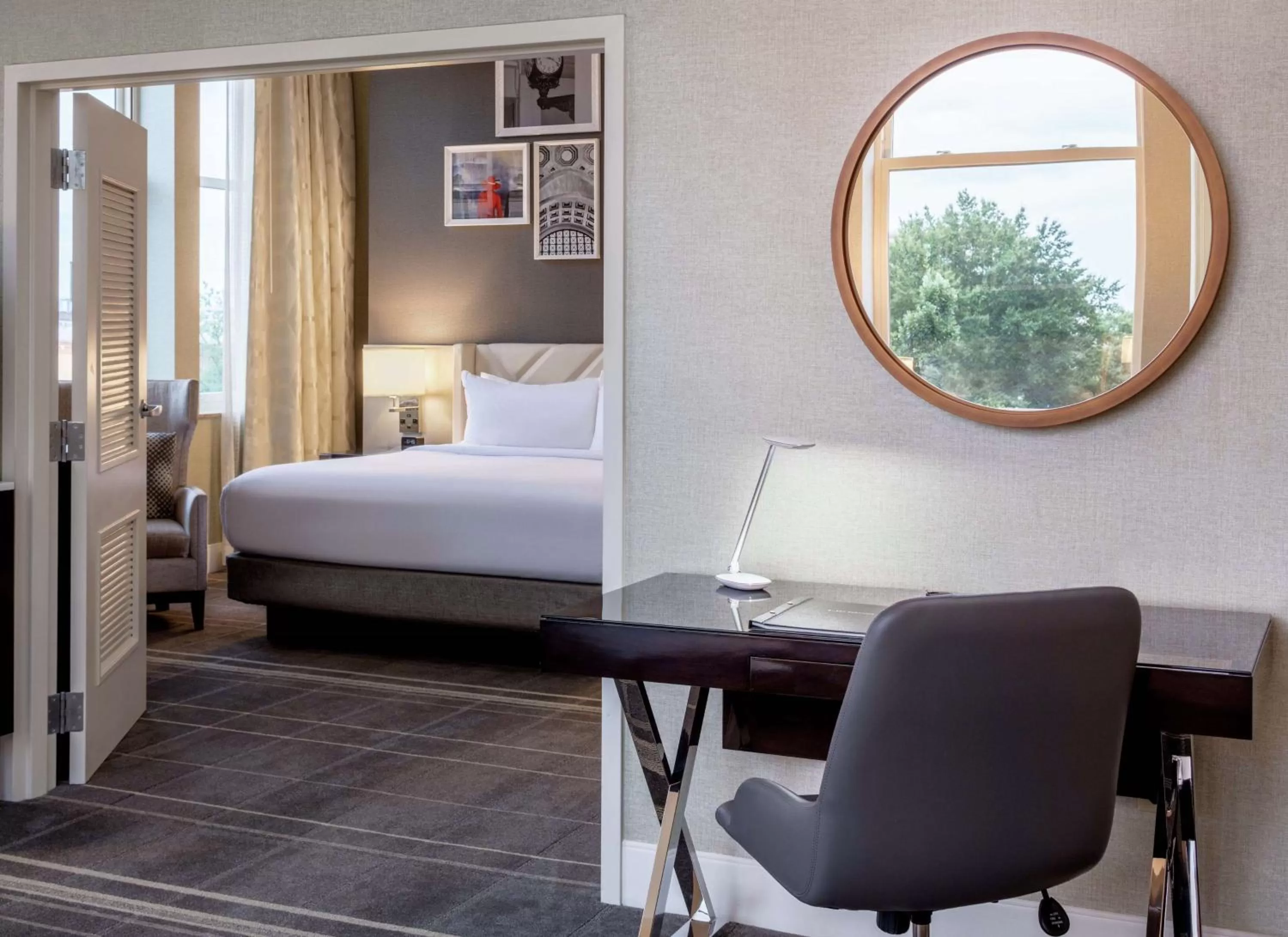 One-Bedroom King Suite in Hilton Richmond Downtown