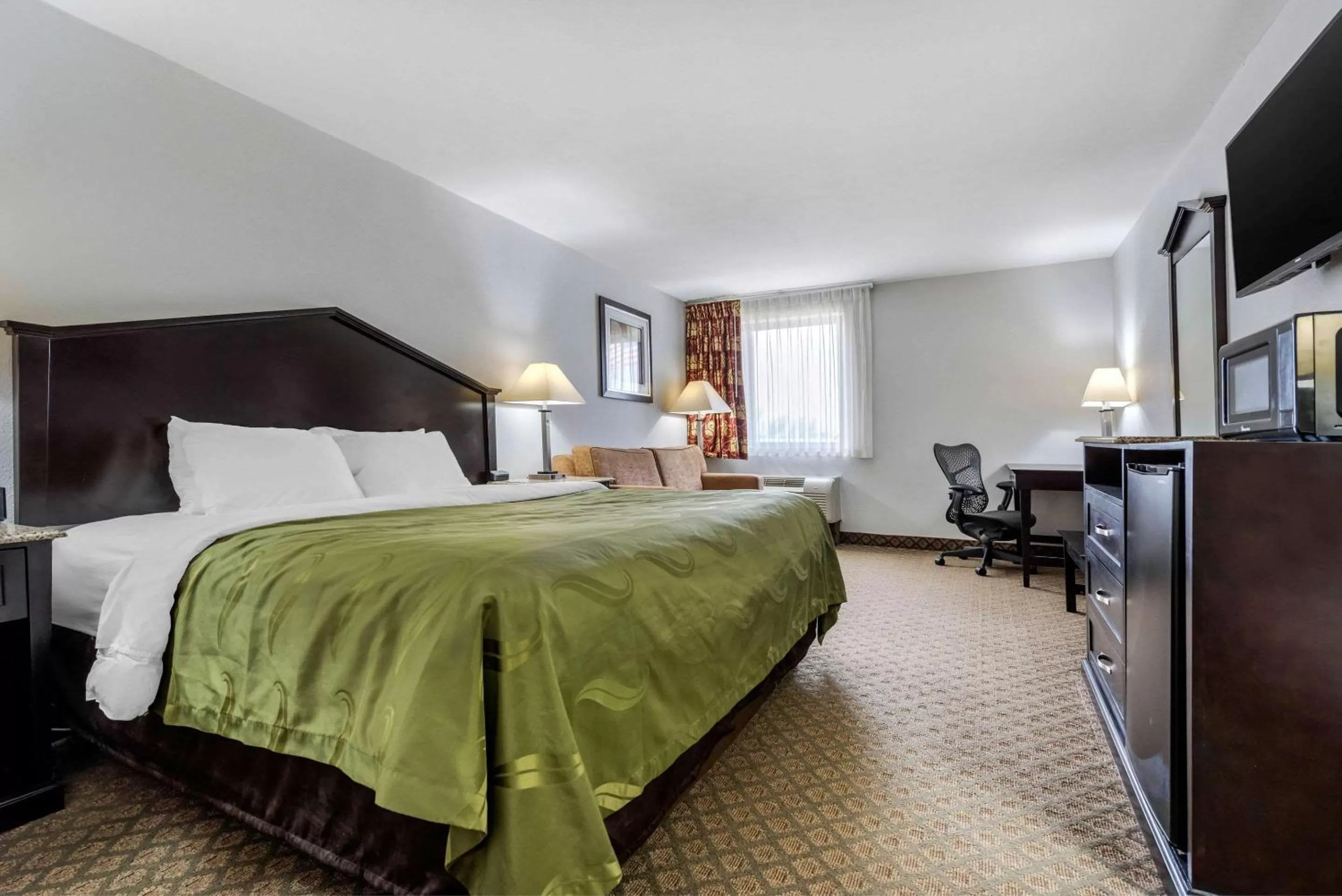 King Room with Hearing Accessible - Accessible/Non-Smoking in Quality Inn Fort Wayne