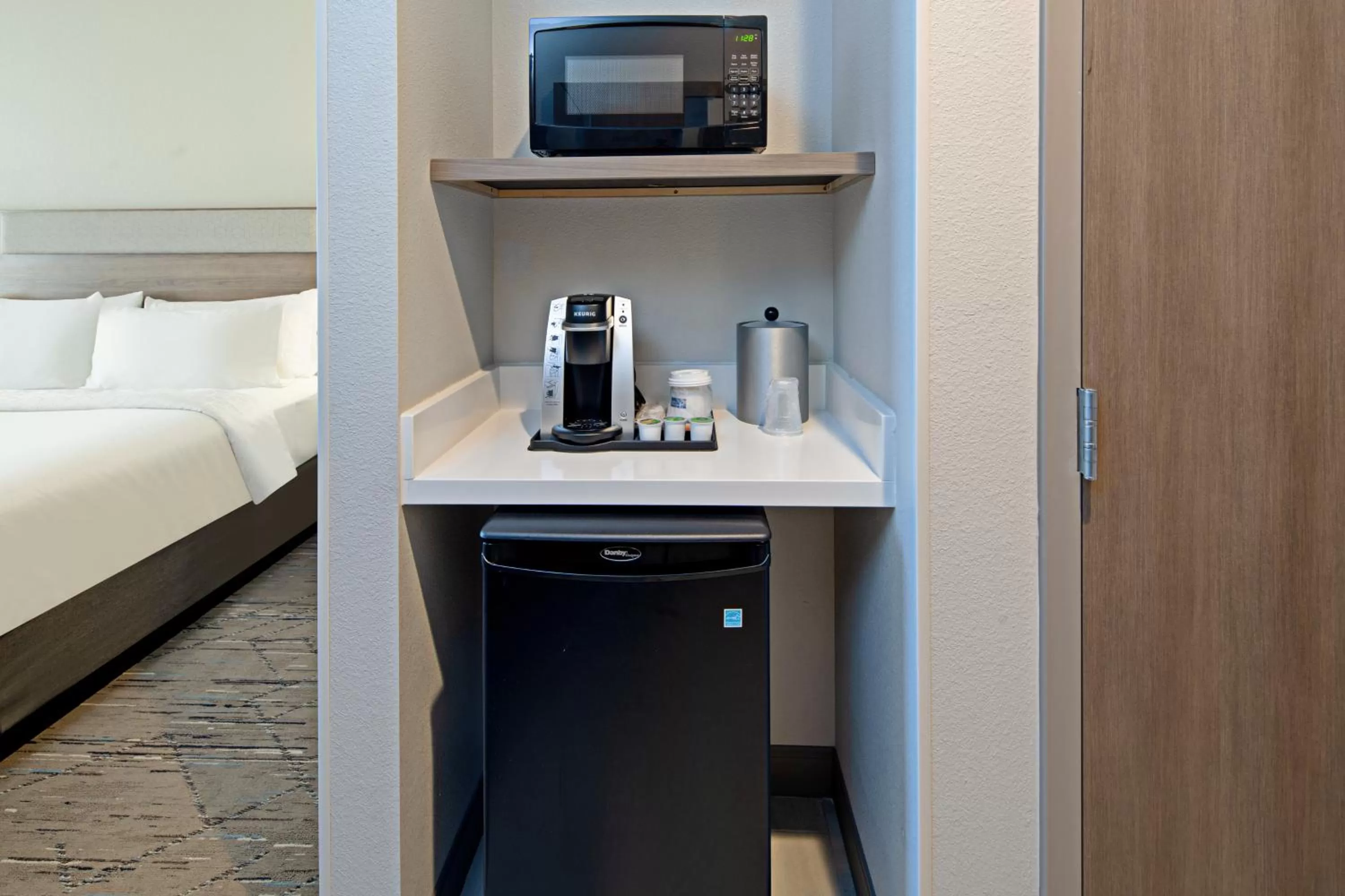 Queen Suite with Two Queen Beds in Holiday Inn Express & Suites Palm Desert - Millennium by IHG