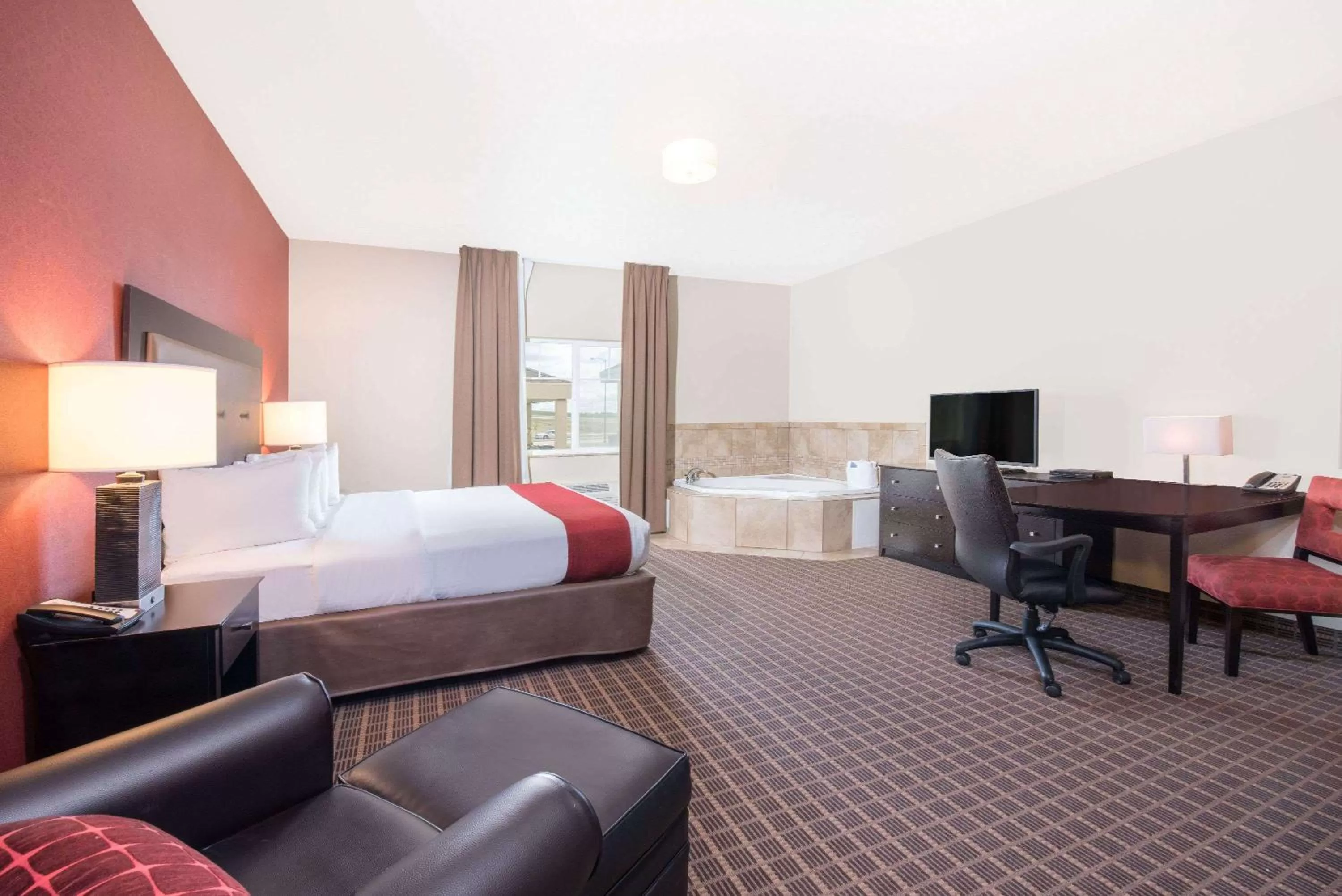 Deluxe King Studio Suite - Mobility Access/Non-Smoking  in Hawthorn Extended Stay by Wyndham Dickinson