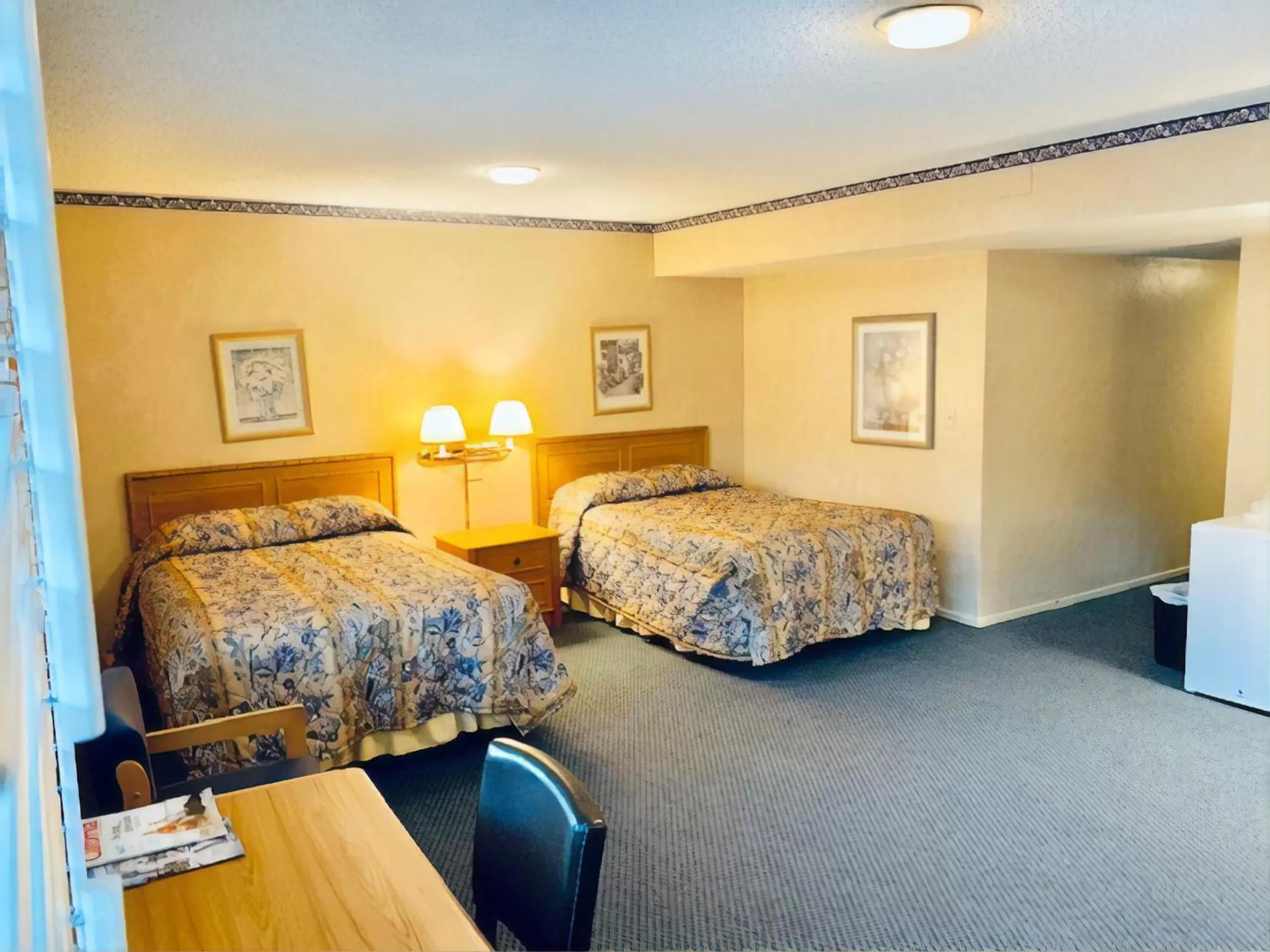 Family Room in Saga Motor Hotel Pasadena