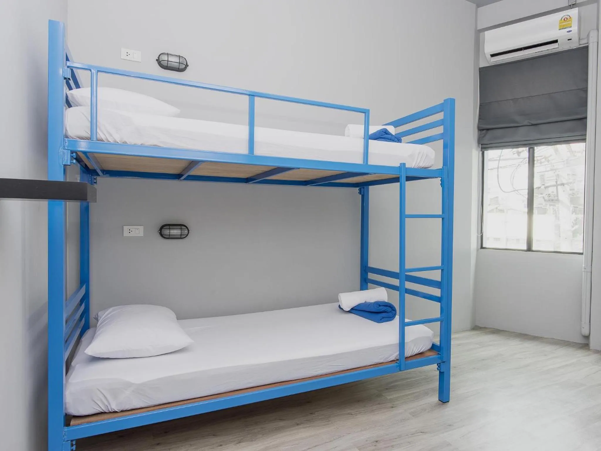 Twin Room with Shared Bathroom in Loftel Station Hostel