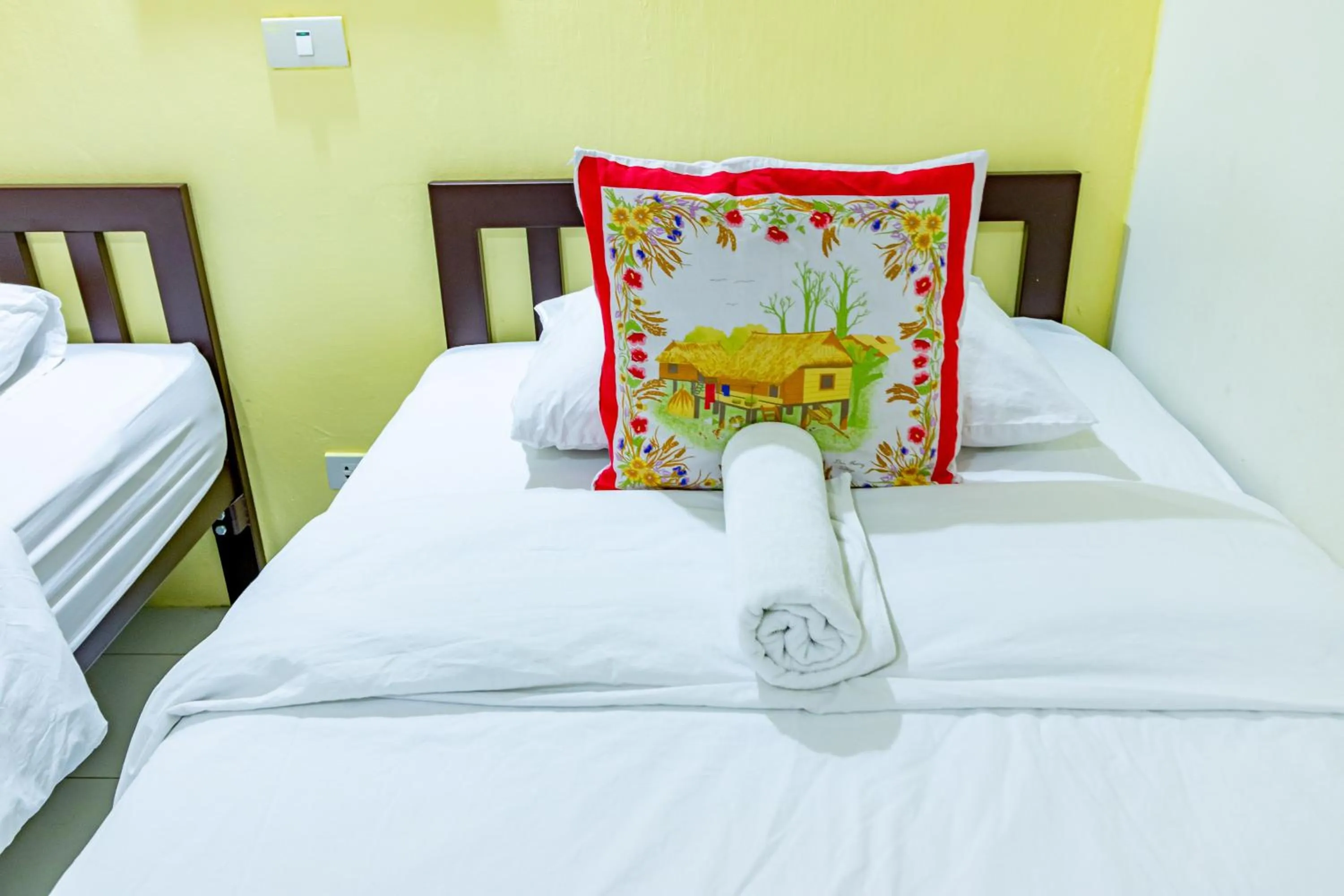 Twin Room with Private Bathroom in Sleep Dee Hostel