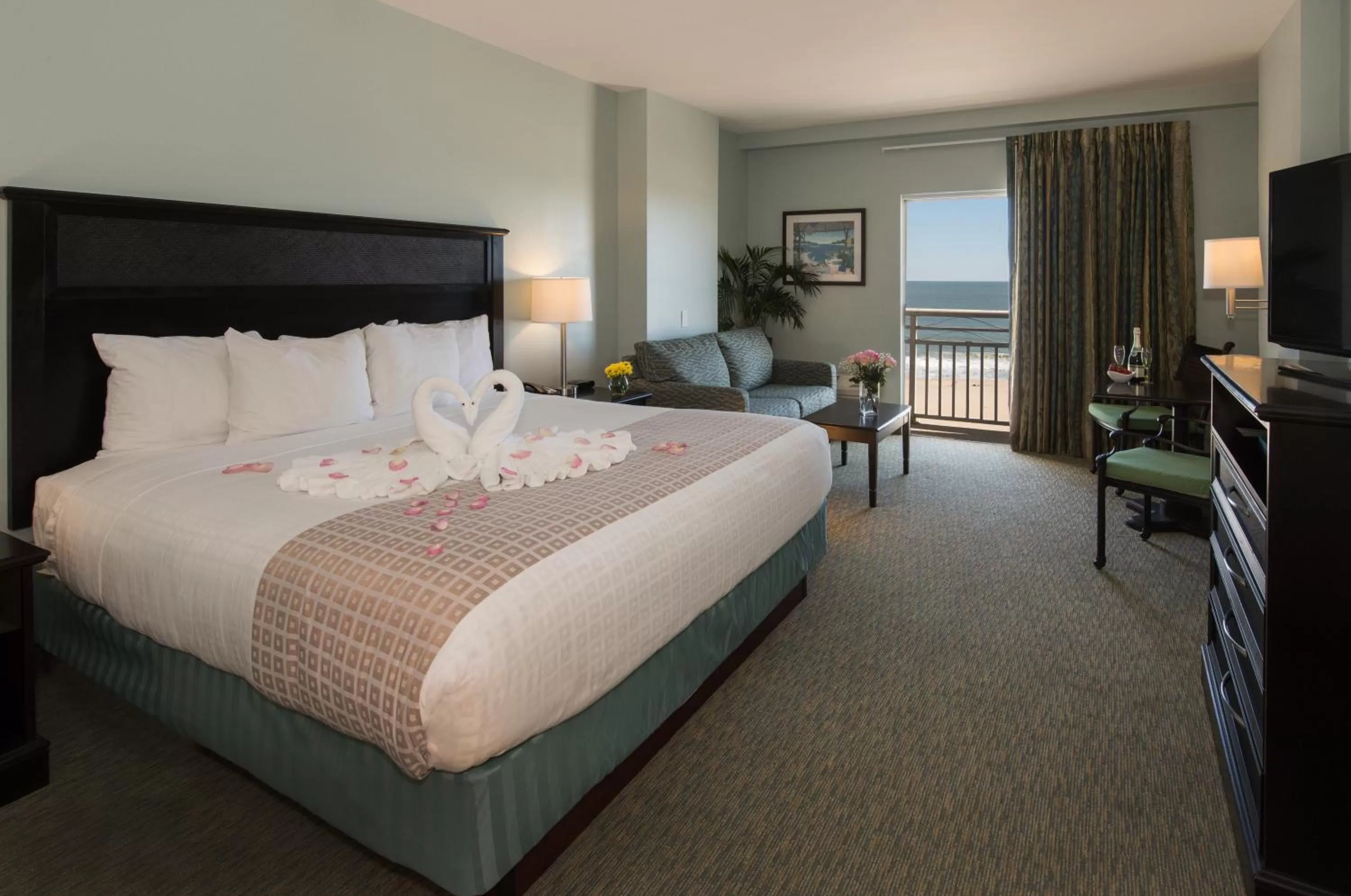 Ocean Front One King Bed in Park Place Hotel