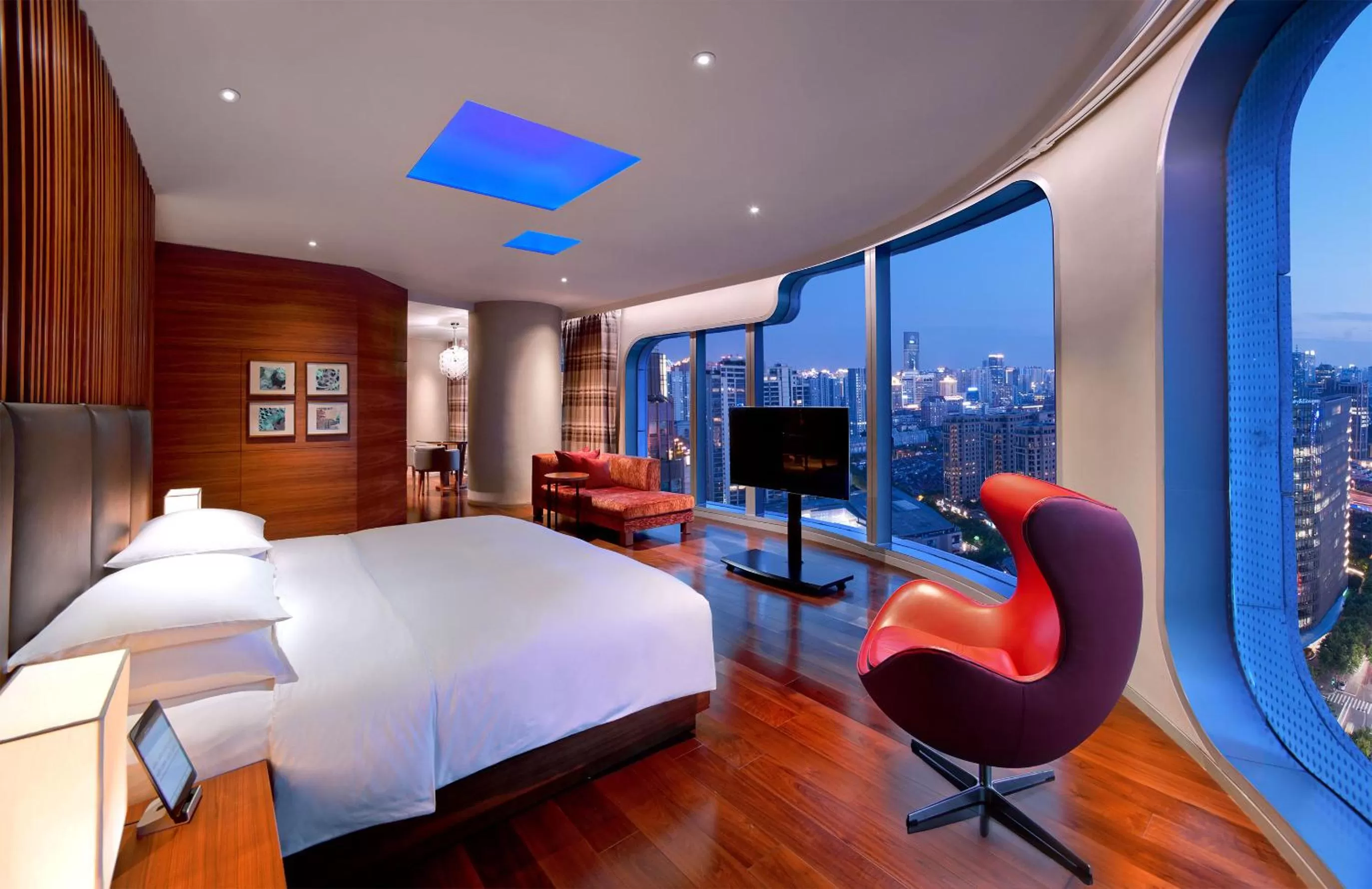 Deluxe King Room in Andaz Xintiandi, Shanghai, By Hyatt