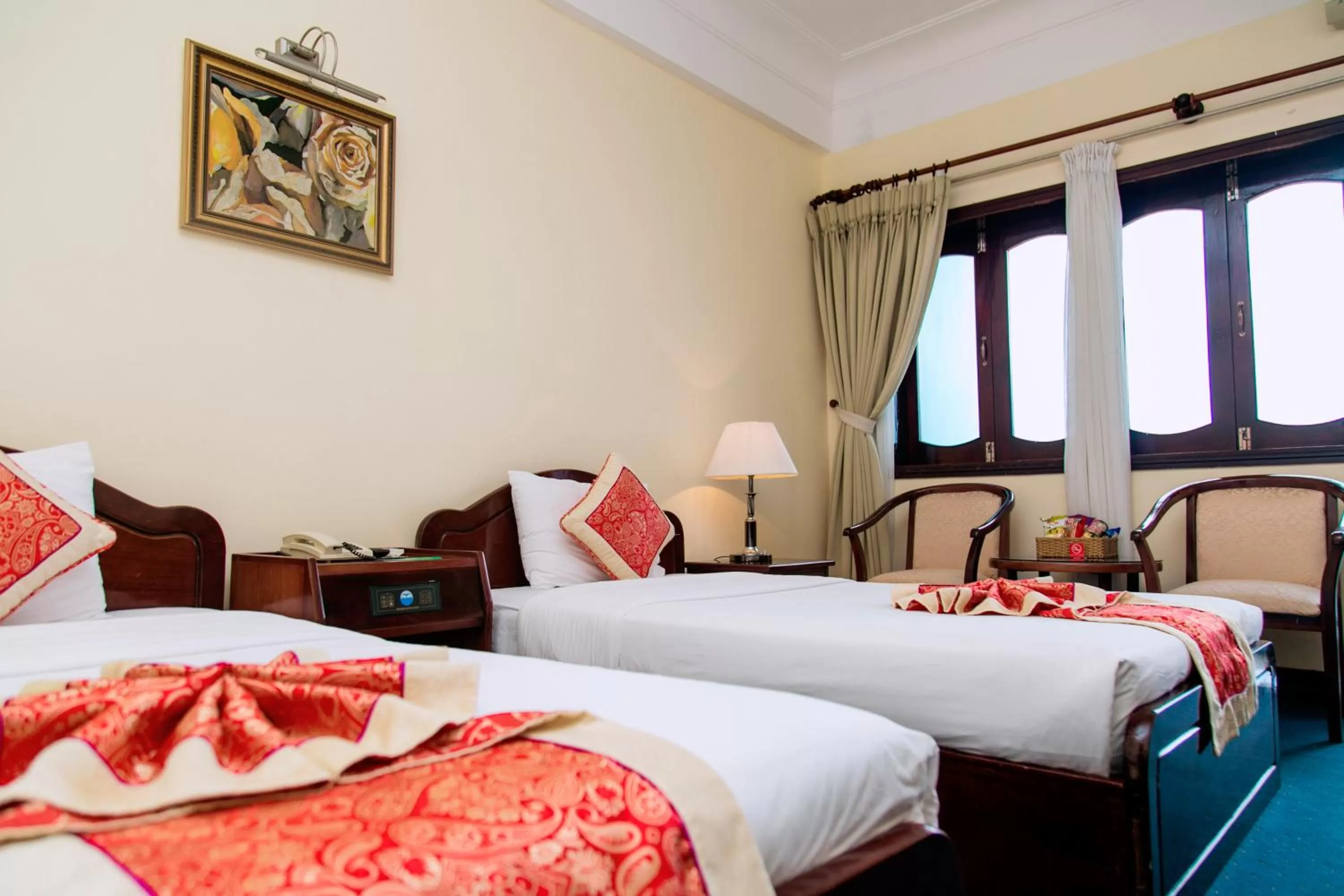 Superior Twin in Seagull Hotel