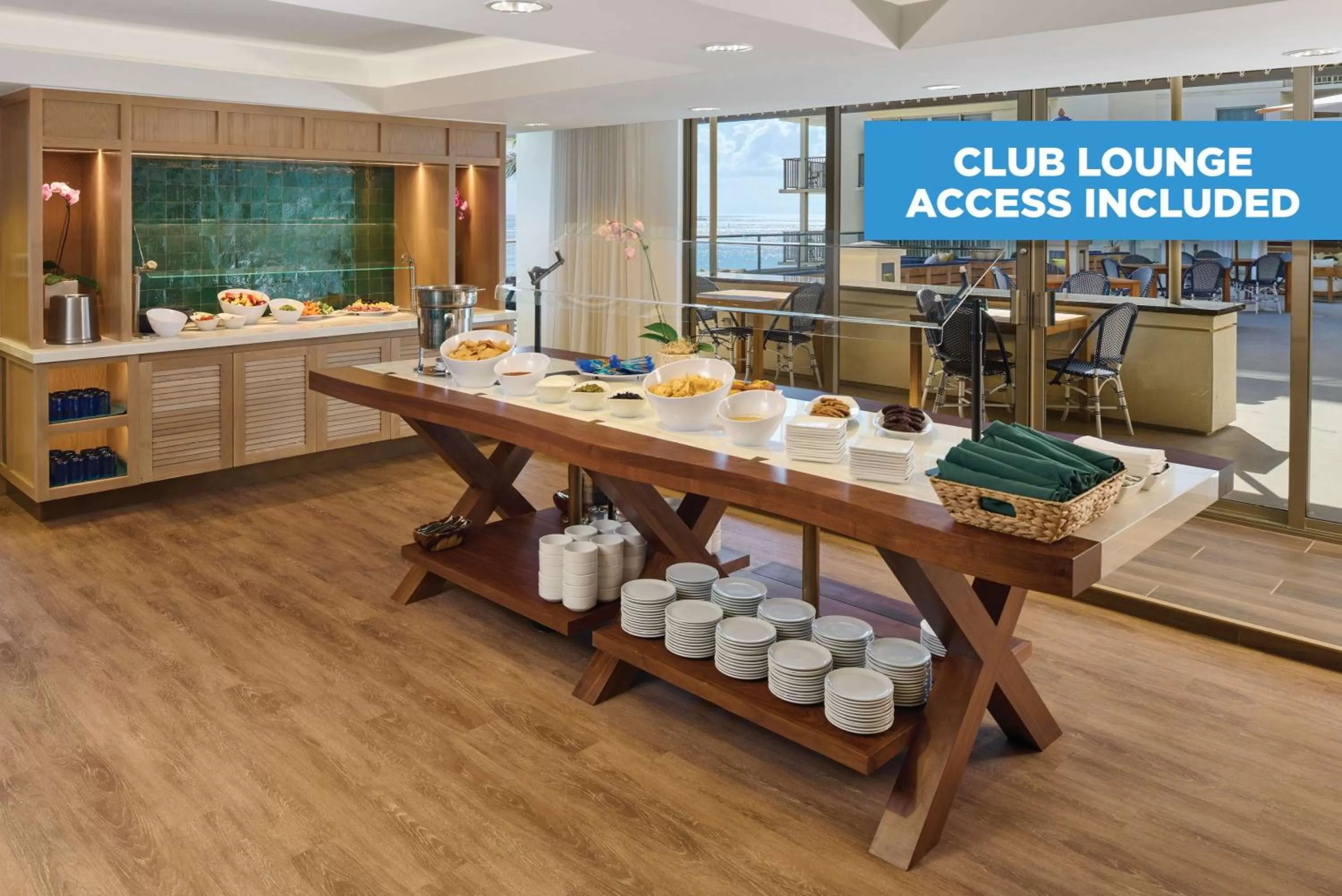 Club Resort View 1 King Bed in OUTRIGGER Reef Waikiki Beach Resort