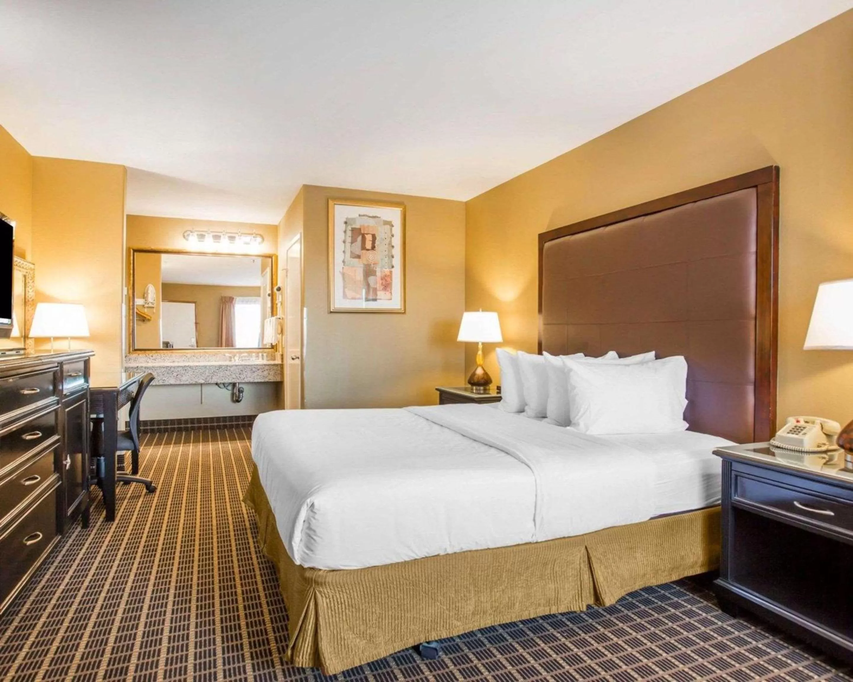 King Room - Smoking  in Quality Inn & Suites Westminster - Seal Beach Westminster