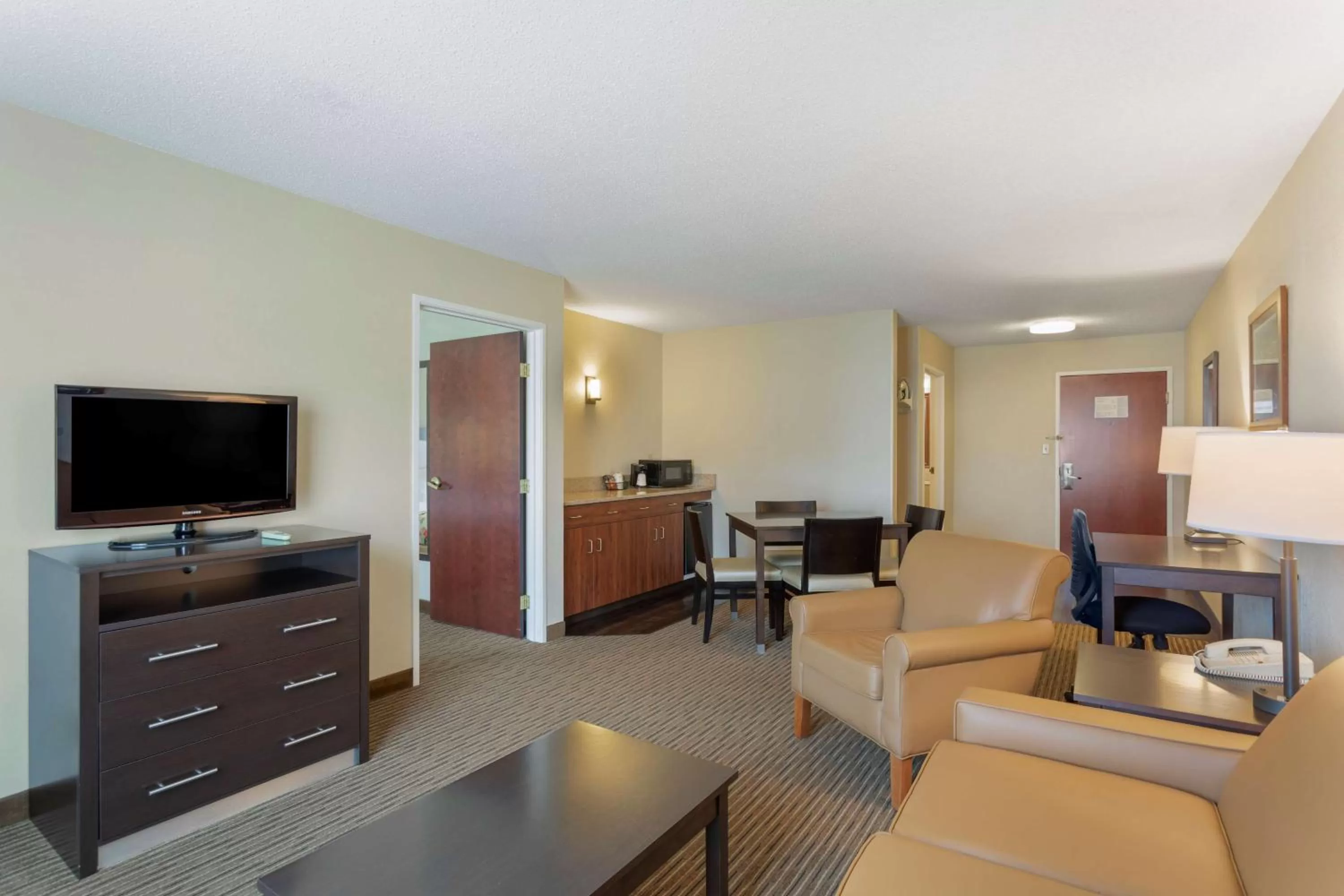 King Suite - Non-Smoking in Best Western Lawrenceburg Inn