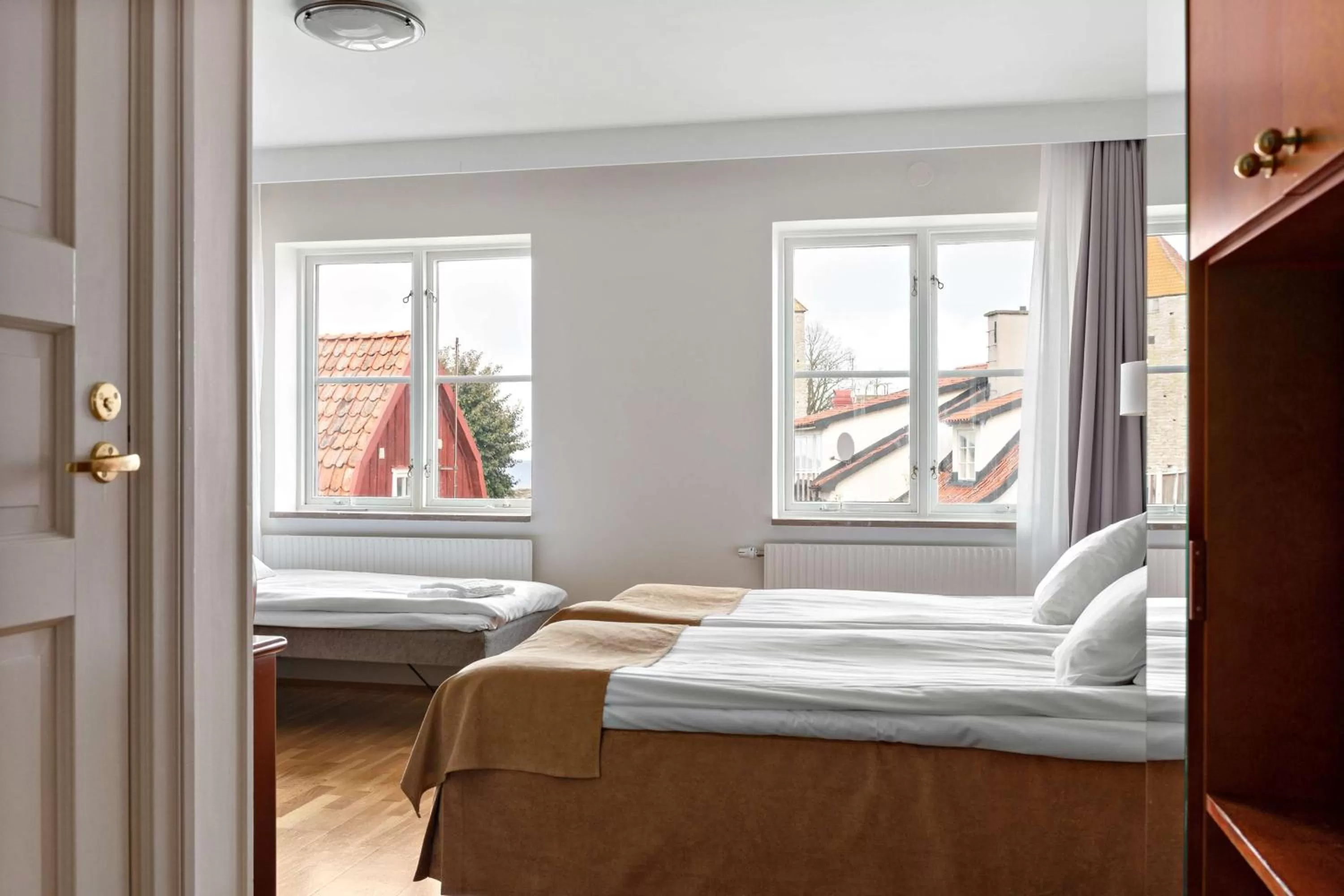 Standard Twin Room with additional Bed in Best Western Strand Hotel