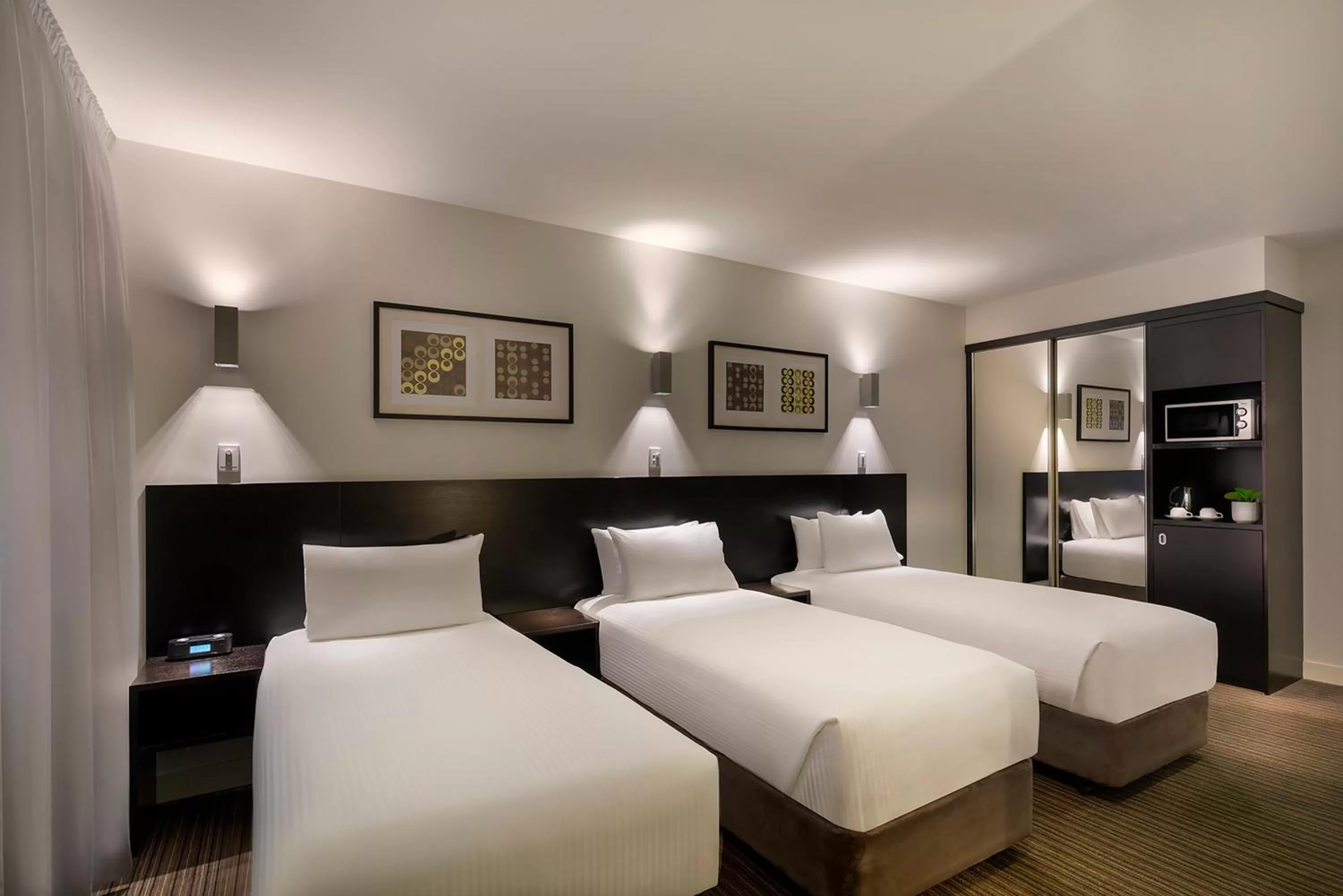 Deluxe Triple Room in Causeway 353 Hotel