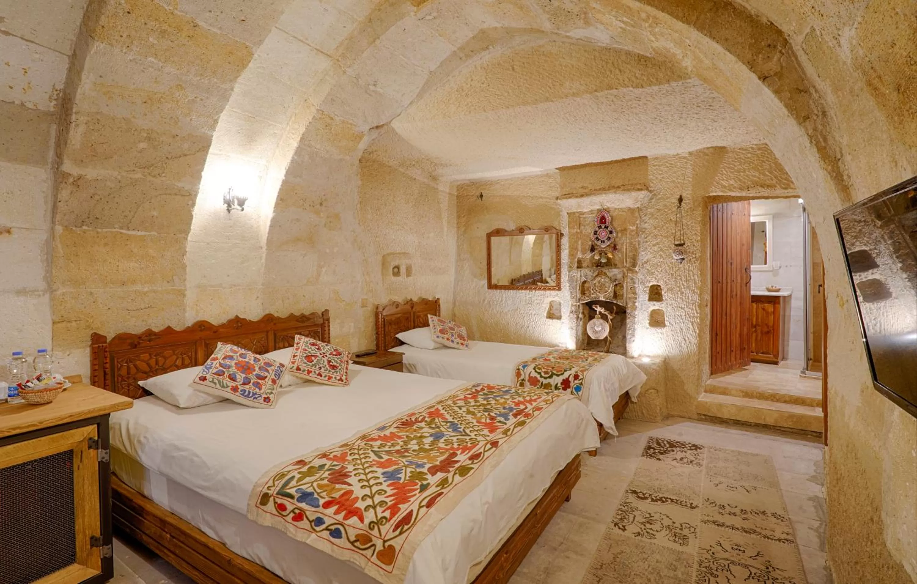Triple Room in Tulip Cave Suites