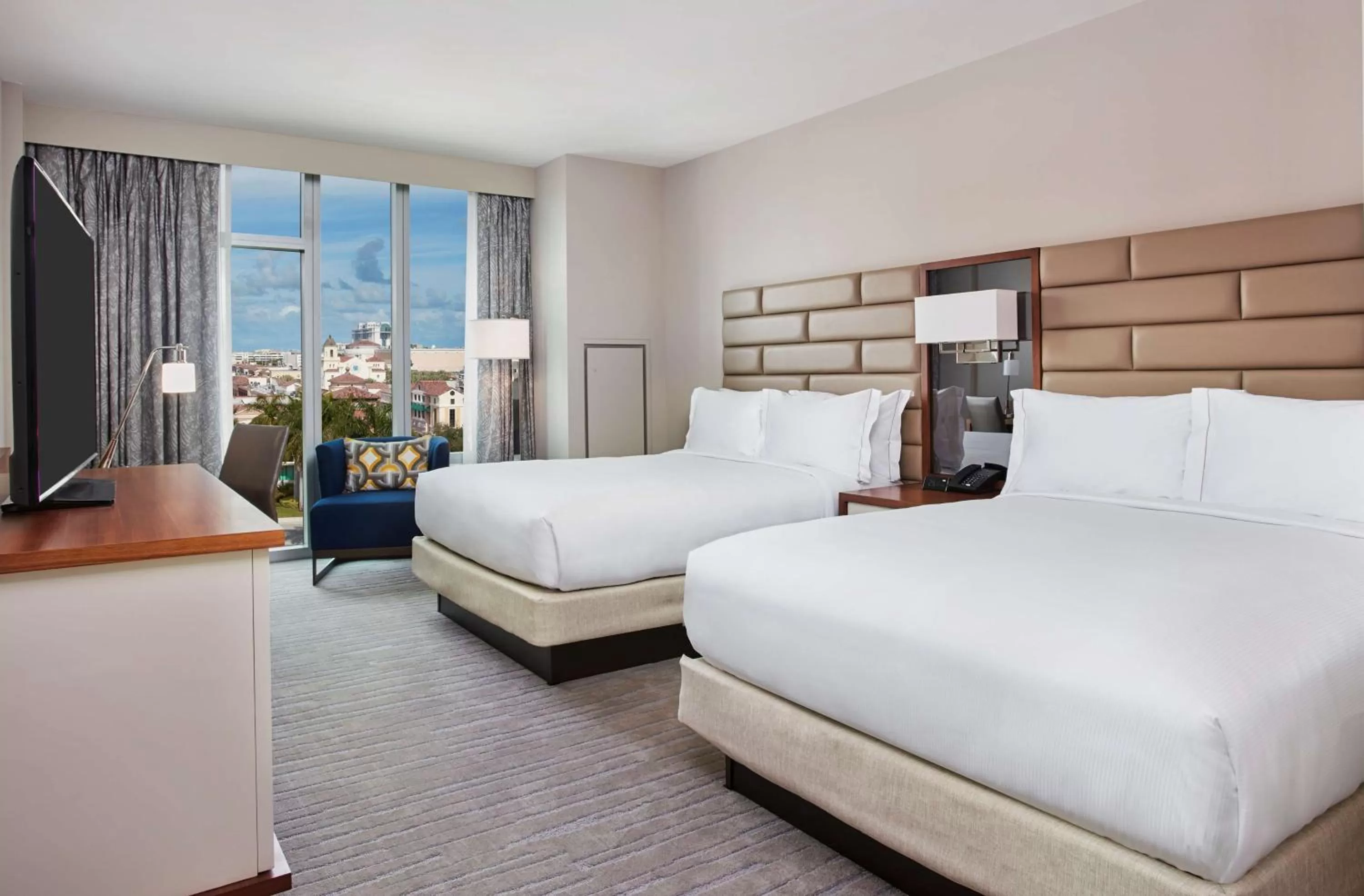 Queen Room with Two Queen Beds with City View - Hearing Accessible in Hilton West Palm Beach