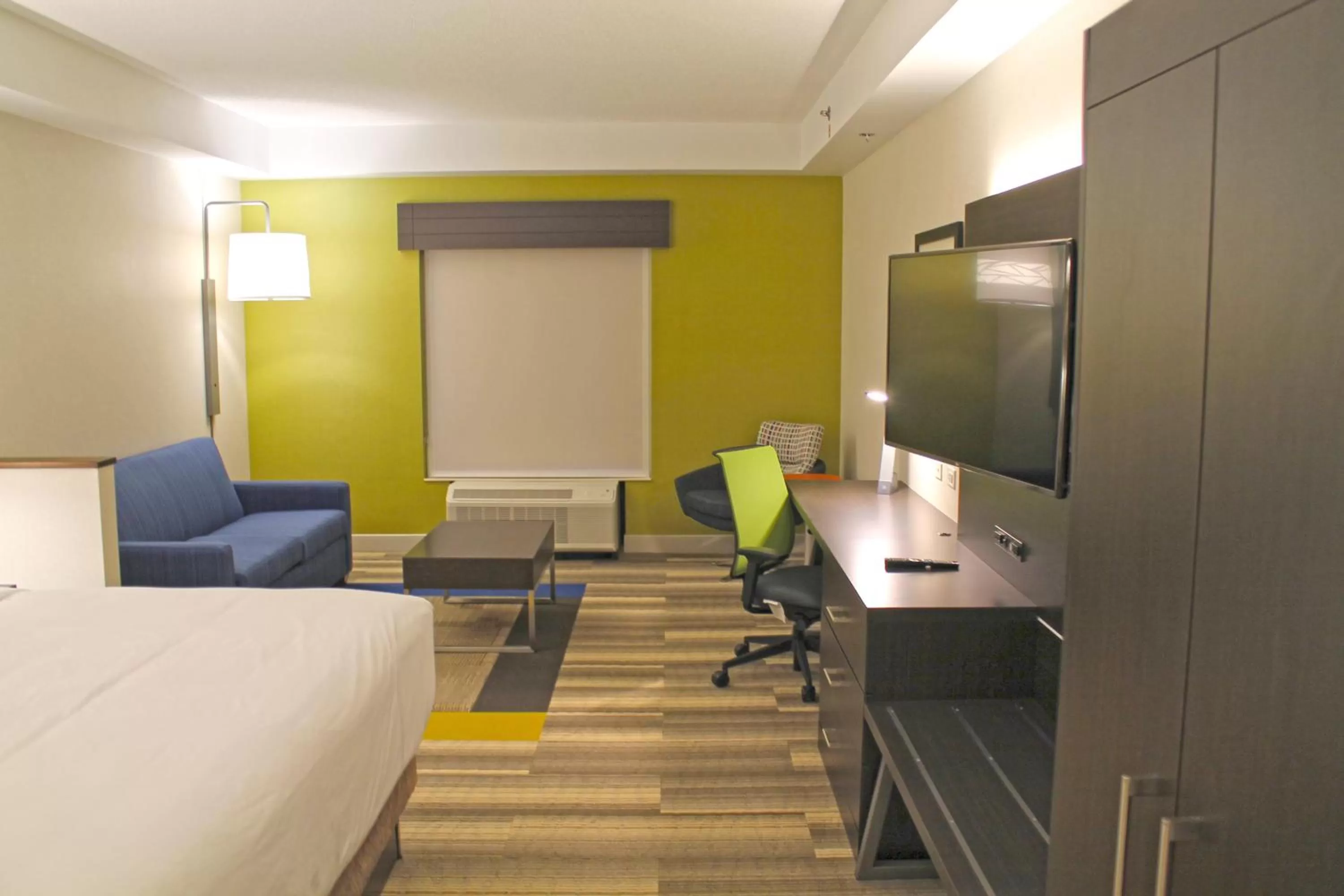 King Suite in Holiday Inn Express & Suites - St. Louis South - I-55 by IHG