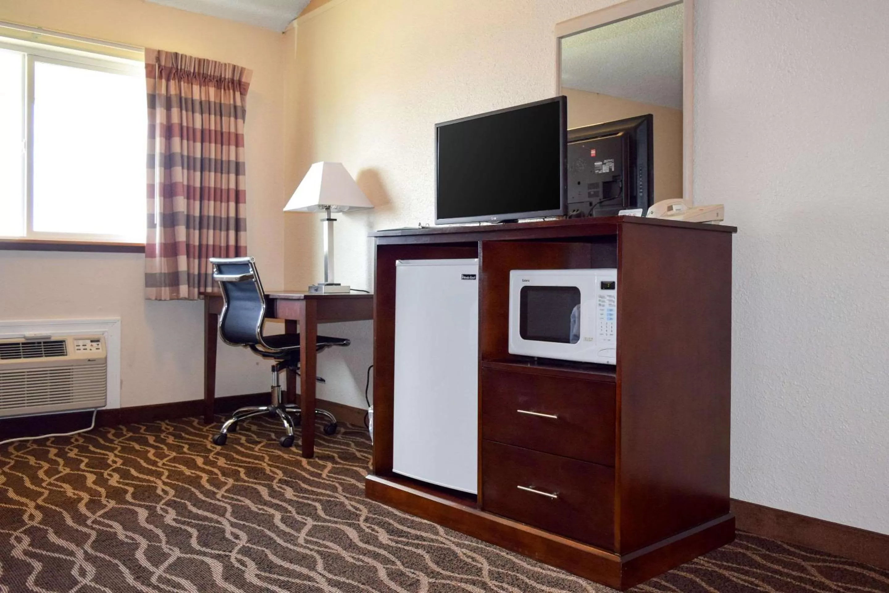 King Room with Golf View - Non-Smoking in Quality Inn Umatilla - Hermiston