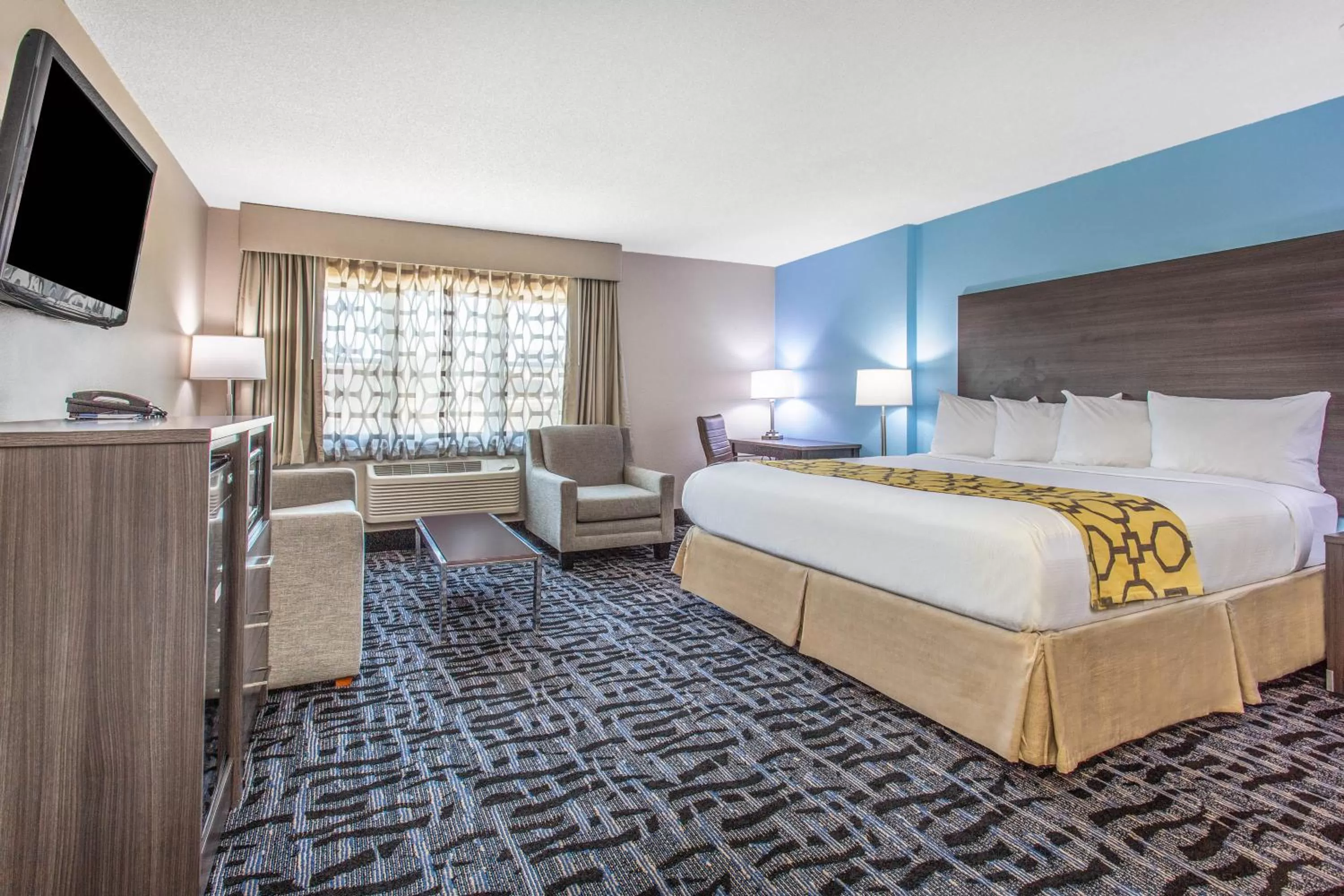 King Studio Suite - Non-Smoking in Baymont by Wyndham Joliet