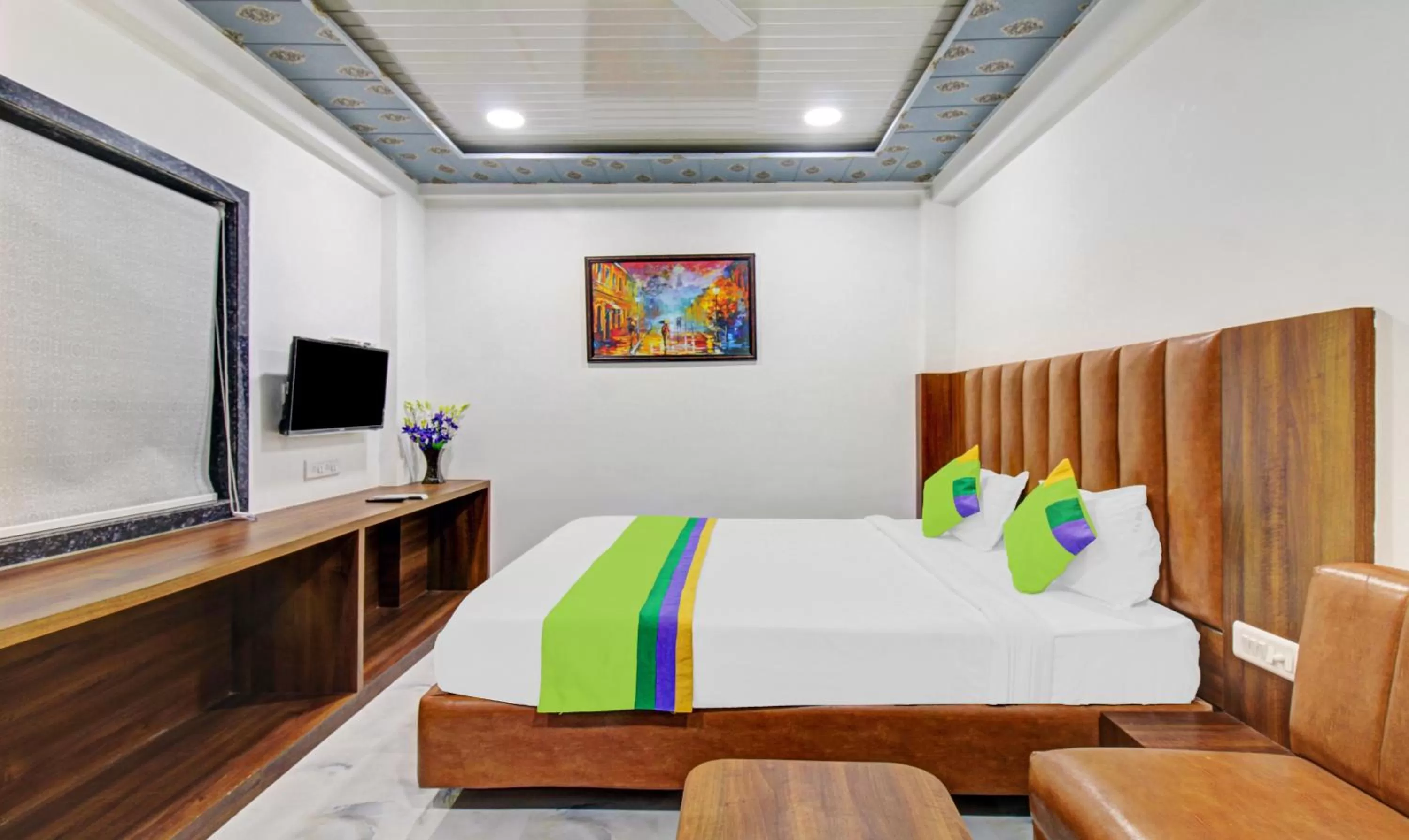 Deluxe Double Room - single occupancy in Treebo Hotel Rk Inn, Railway Station