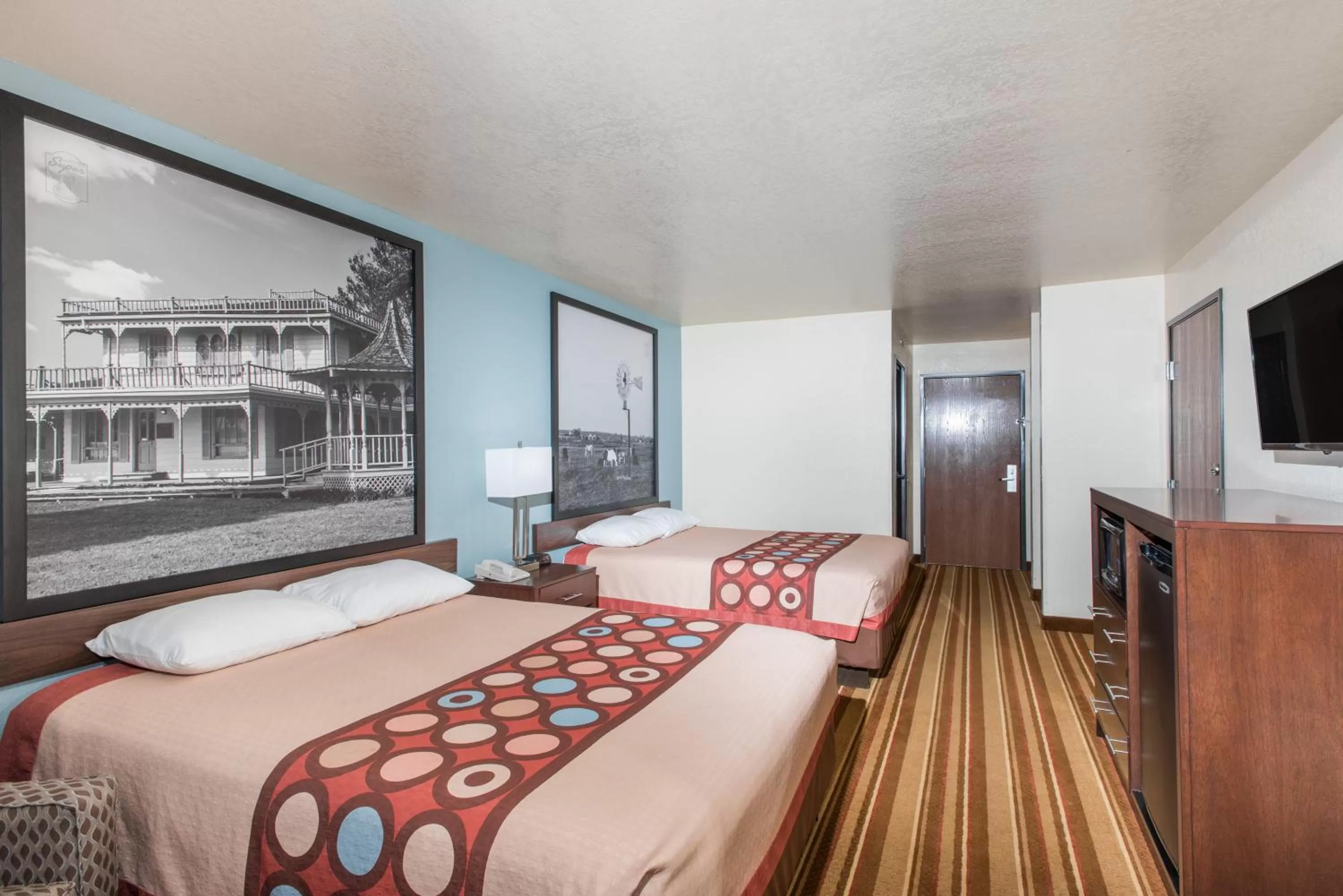 Queen Room with Two Queen Beds - Non-Smoking in Super 8 by Wyndham Claremore OK