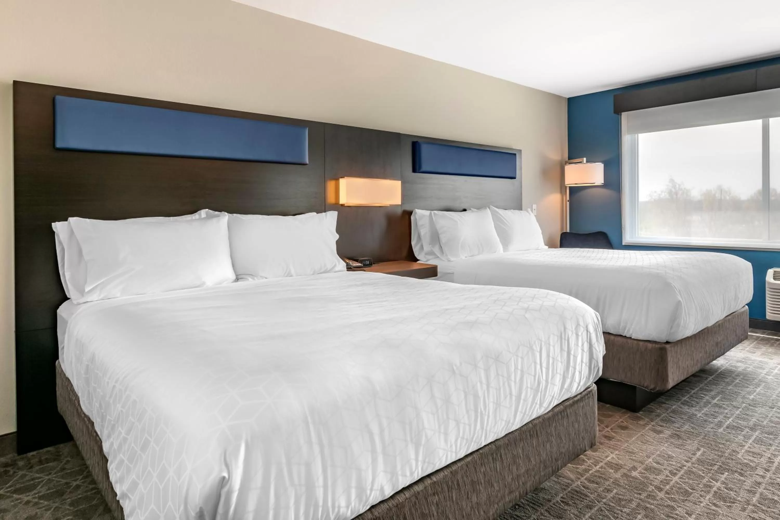 Queen Room with Two Queen Beds and Mobility Accessible Tub in Holiday Inn Express &amp; Suites - Lancaster - Mount Joy by IHG