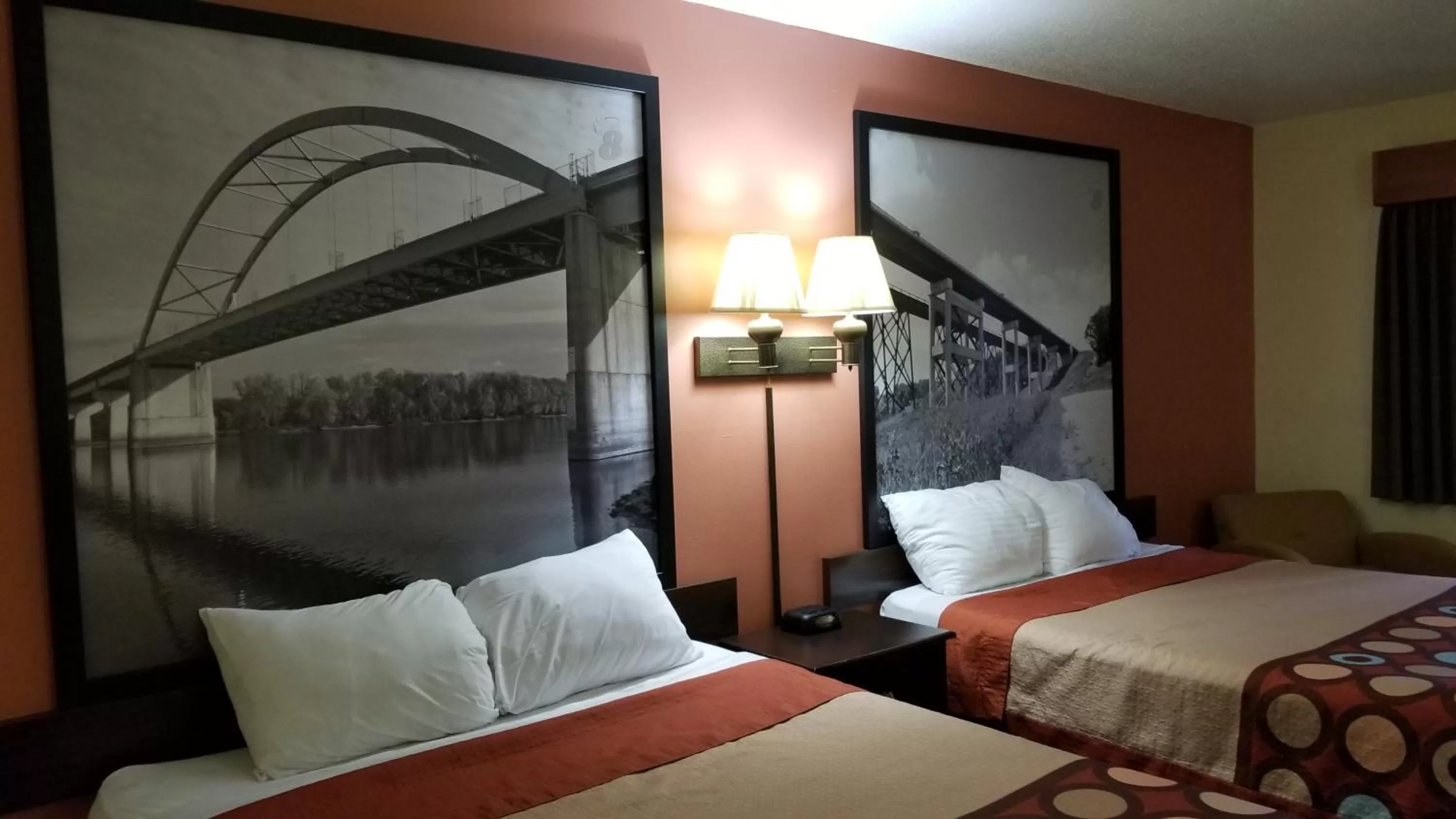 Queen Room with Two Queen Beds - Non-Smoking in Super 8 by Wyndham Ottumwa