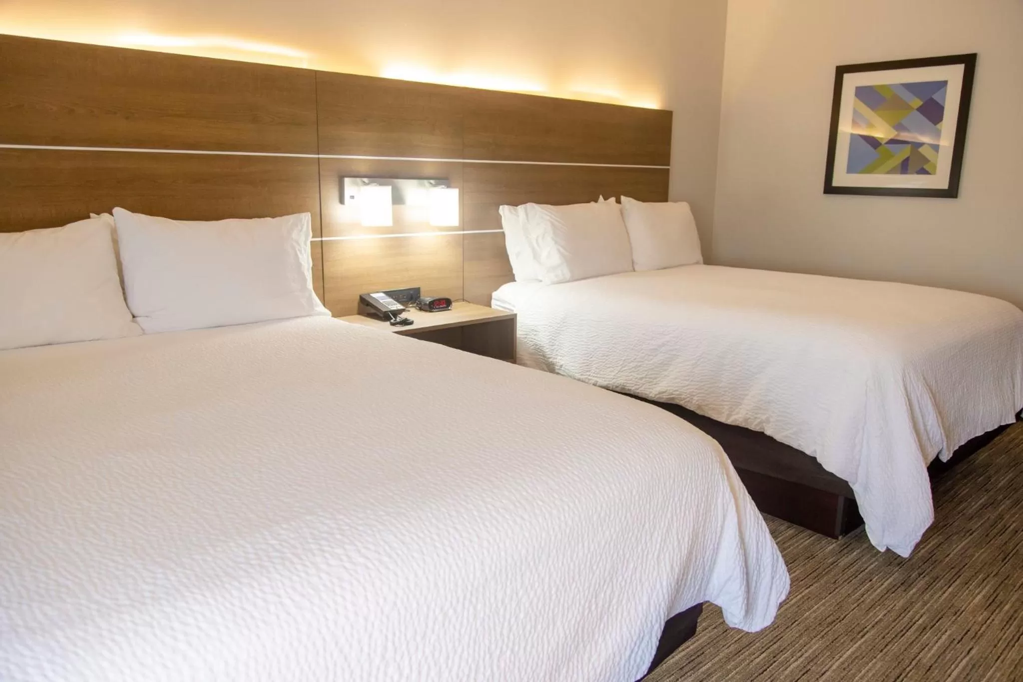 Standard Queen Room with Two Queen Beds in Holiday Inn Express Marshfield - Springfield Area by IHG