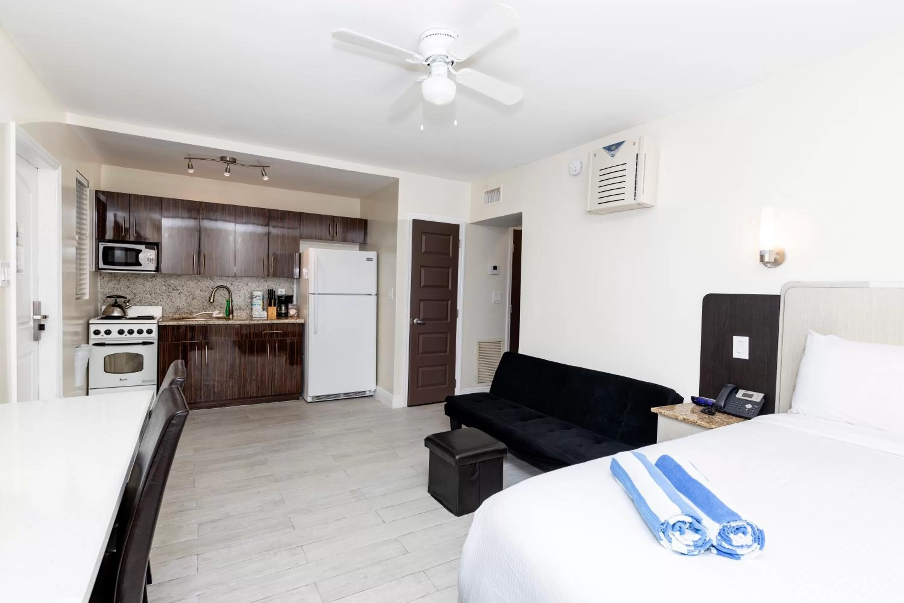 Junior Suite with Pool View in Caribbean Resort Suites