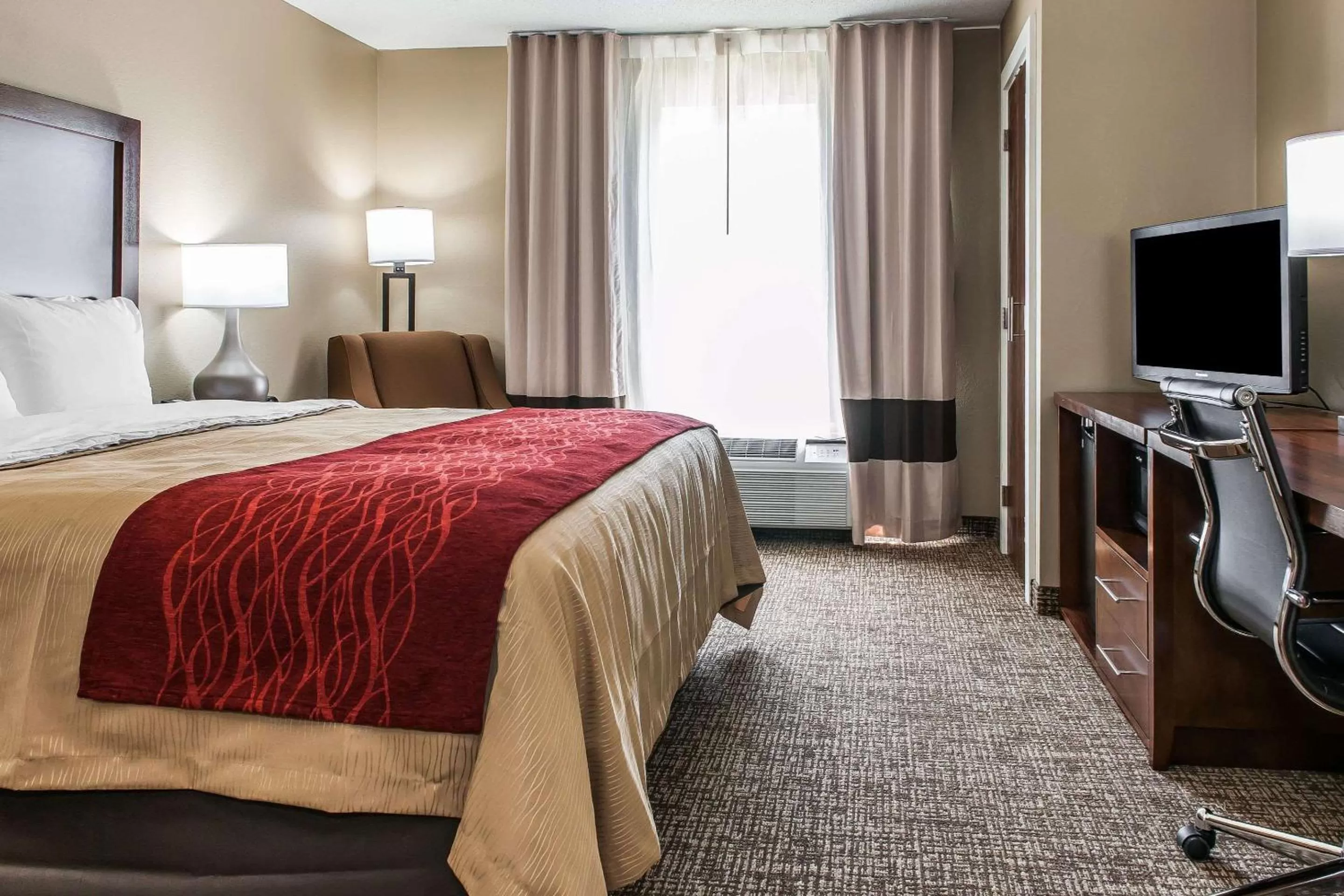 King Room - Disability Access/Non-Smoking in Comfort Inn & Suites Mount Sterling