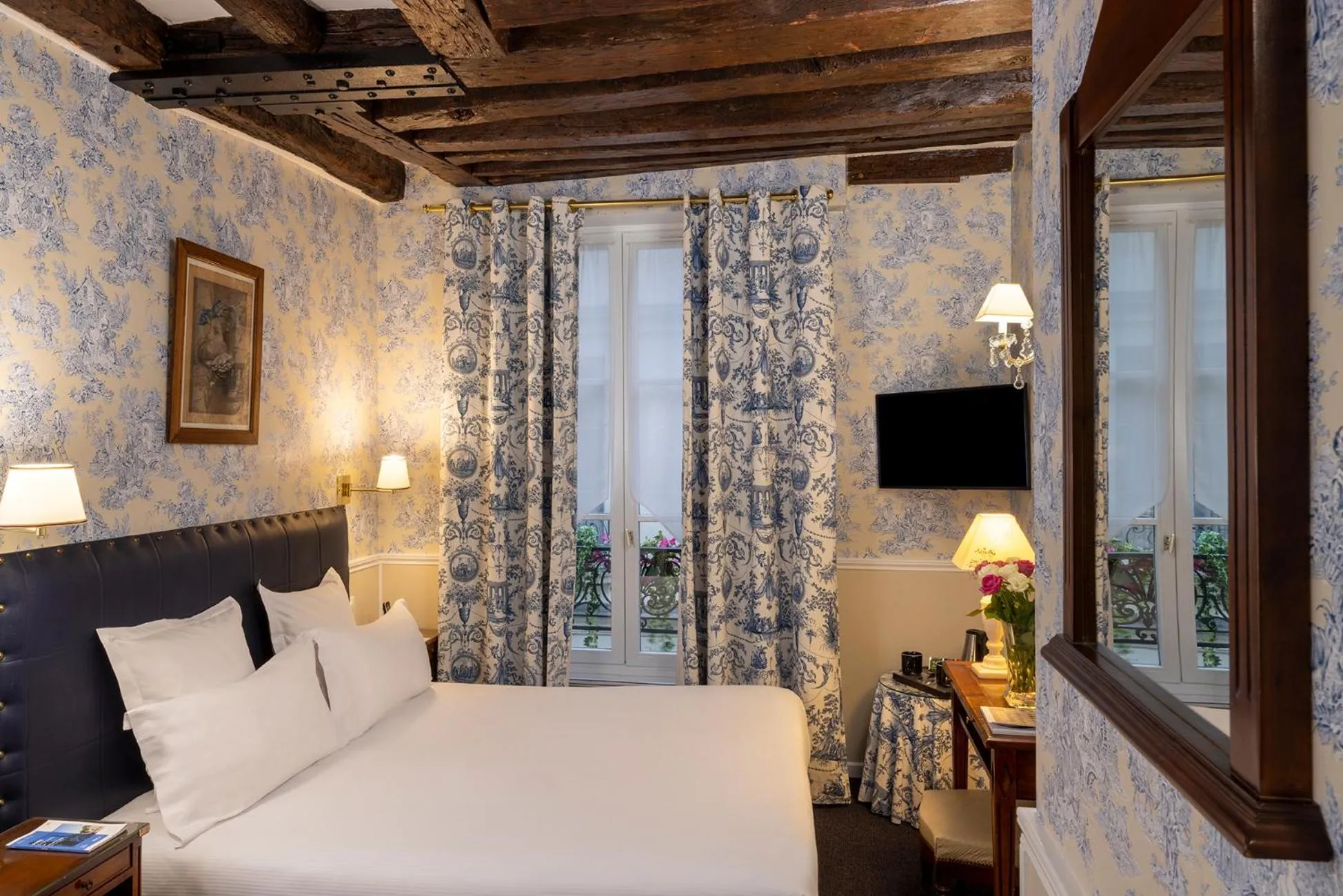 Superior Double or Twin Room in Relais Hôtel du Vieux Paris