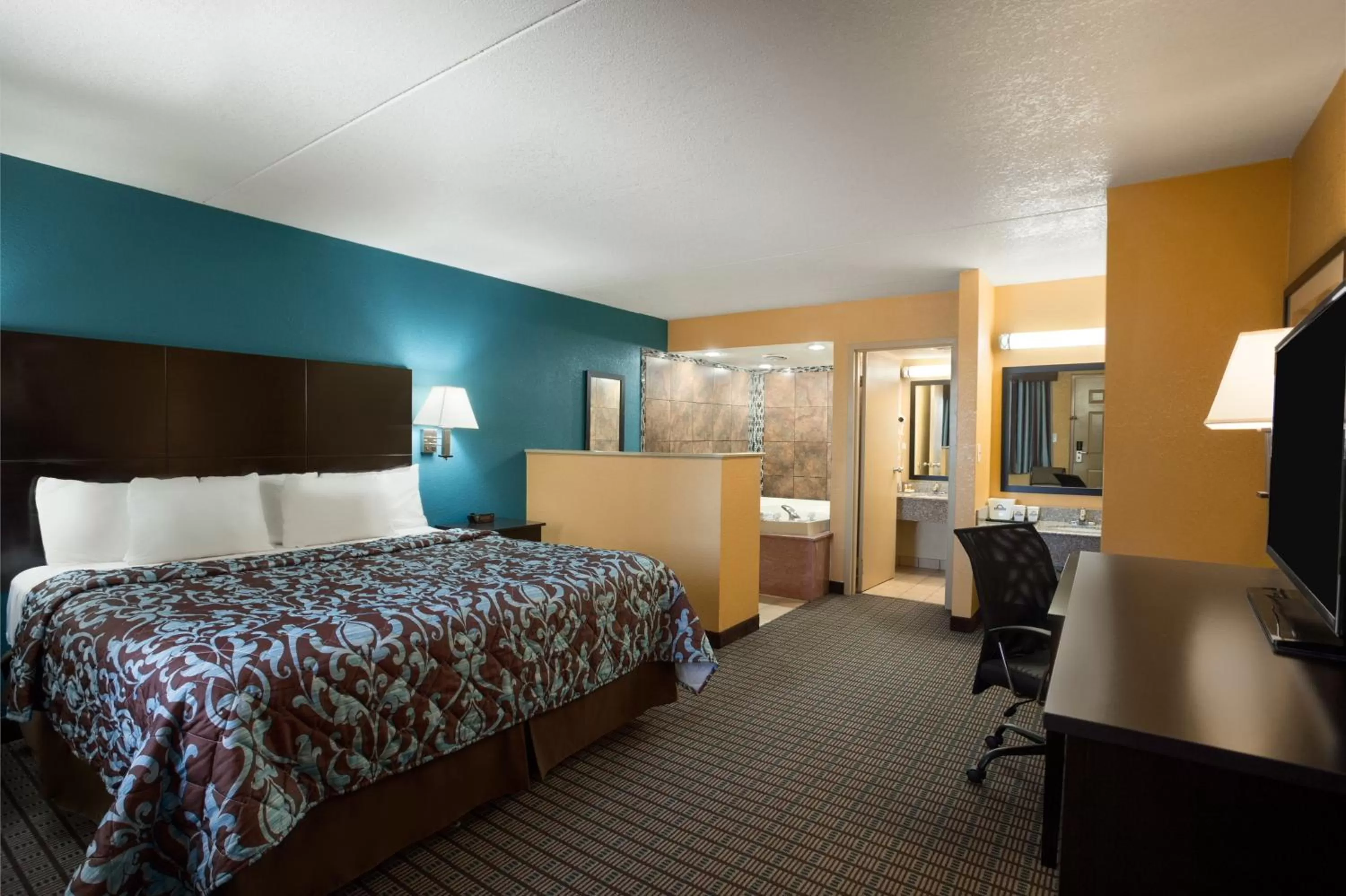 SK1 Deluxe King Suite in Days Inn by Wyndham Conway