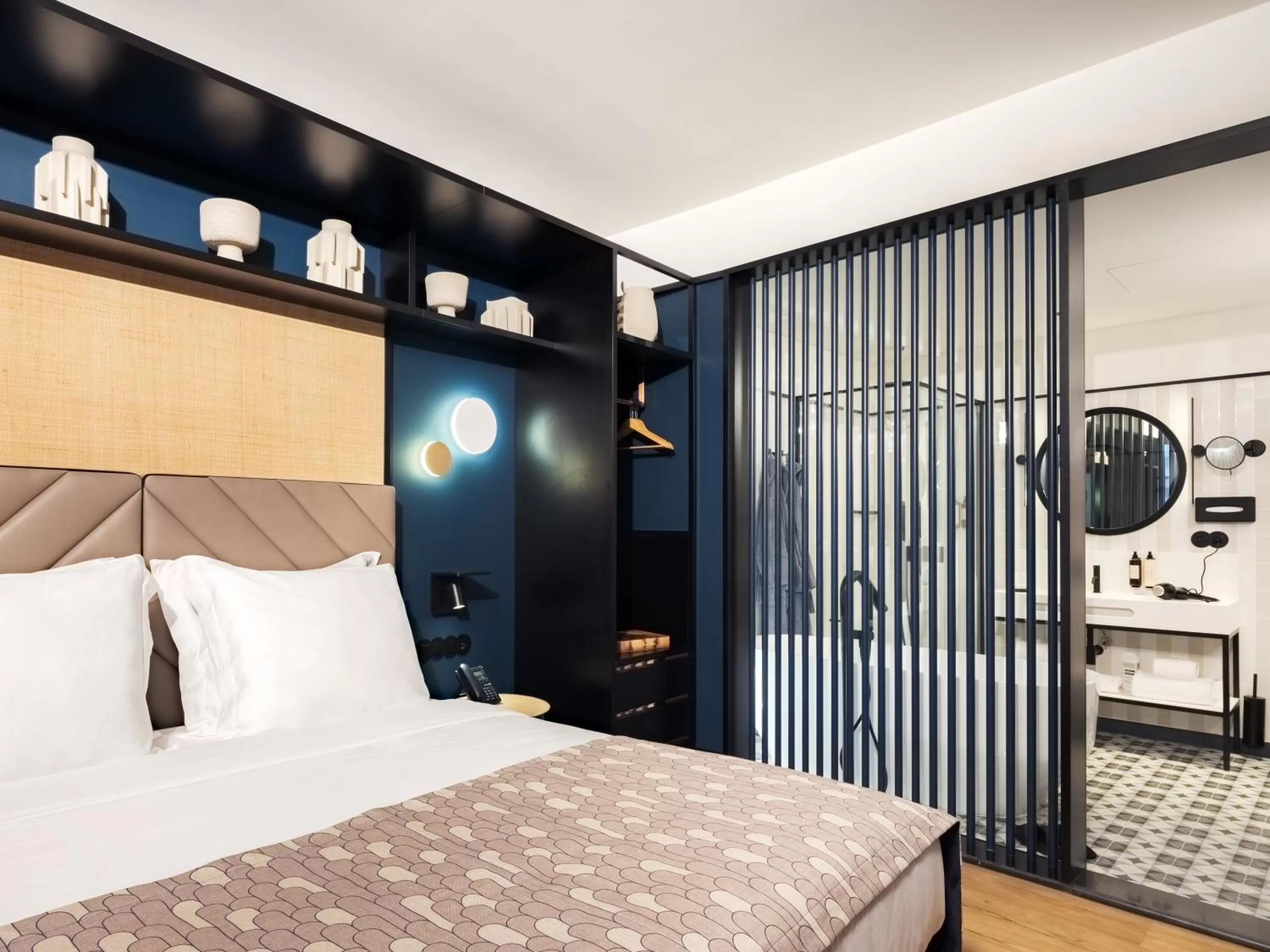 Master Suite in Axis Porto Club Aliados