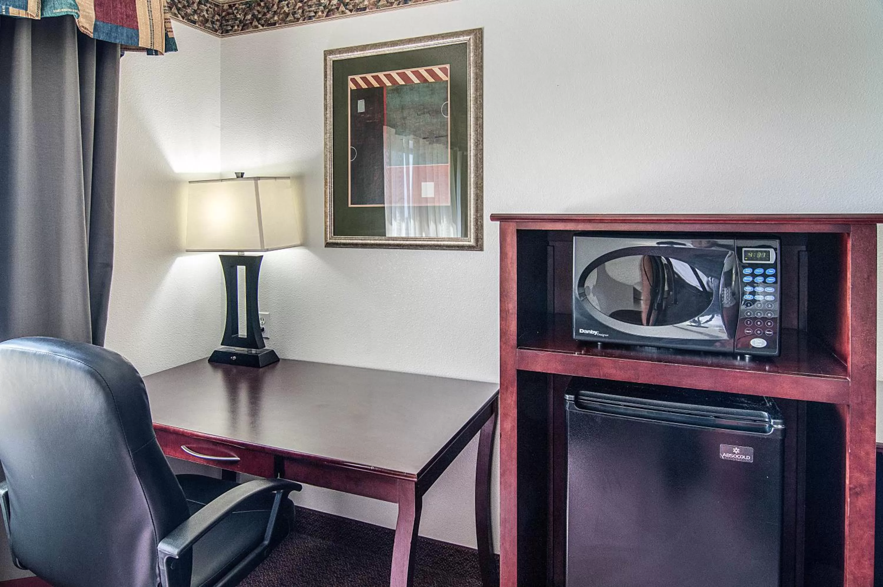 Standard Queen Room with Two Queen Beds - Non-Smoking in Quality Inn Midland