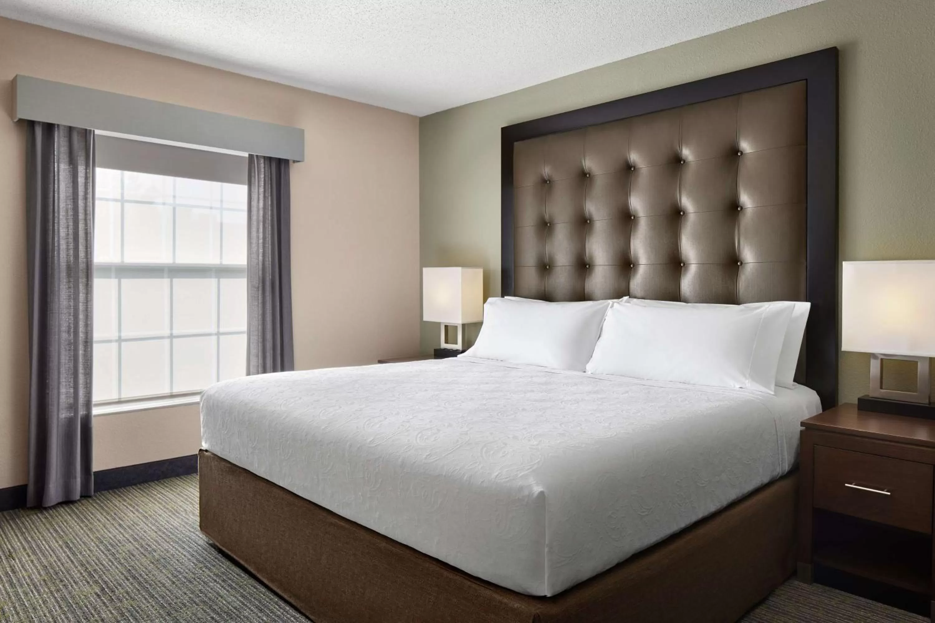 Two-Bedroom Suite with Mobility Accessible Tub in Homewood Suites by Hilton Baltimore-Washington Intl Apt